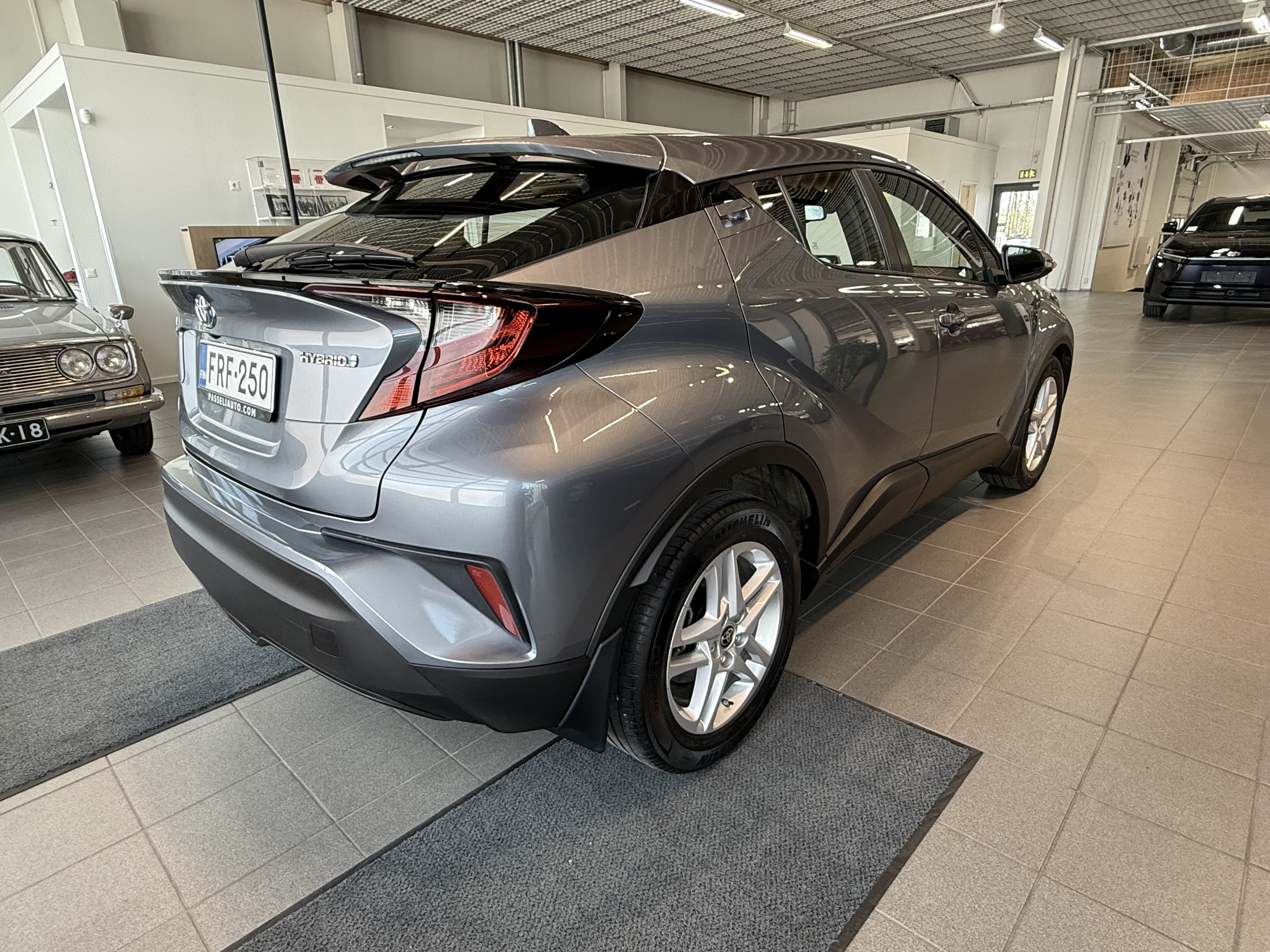 TOYOTA C-HR 2023