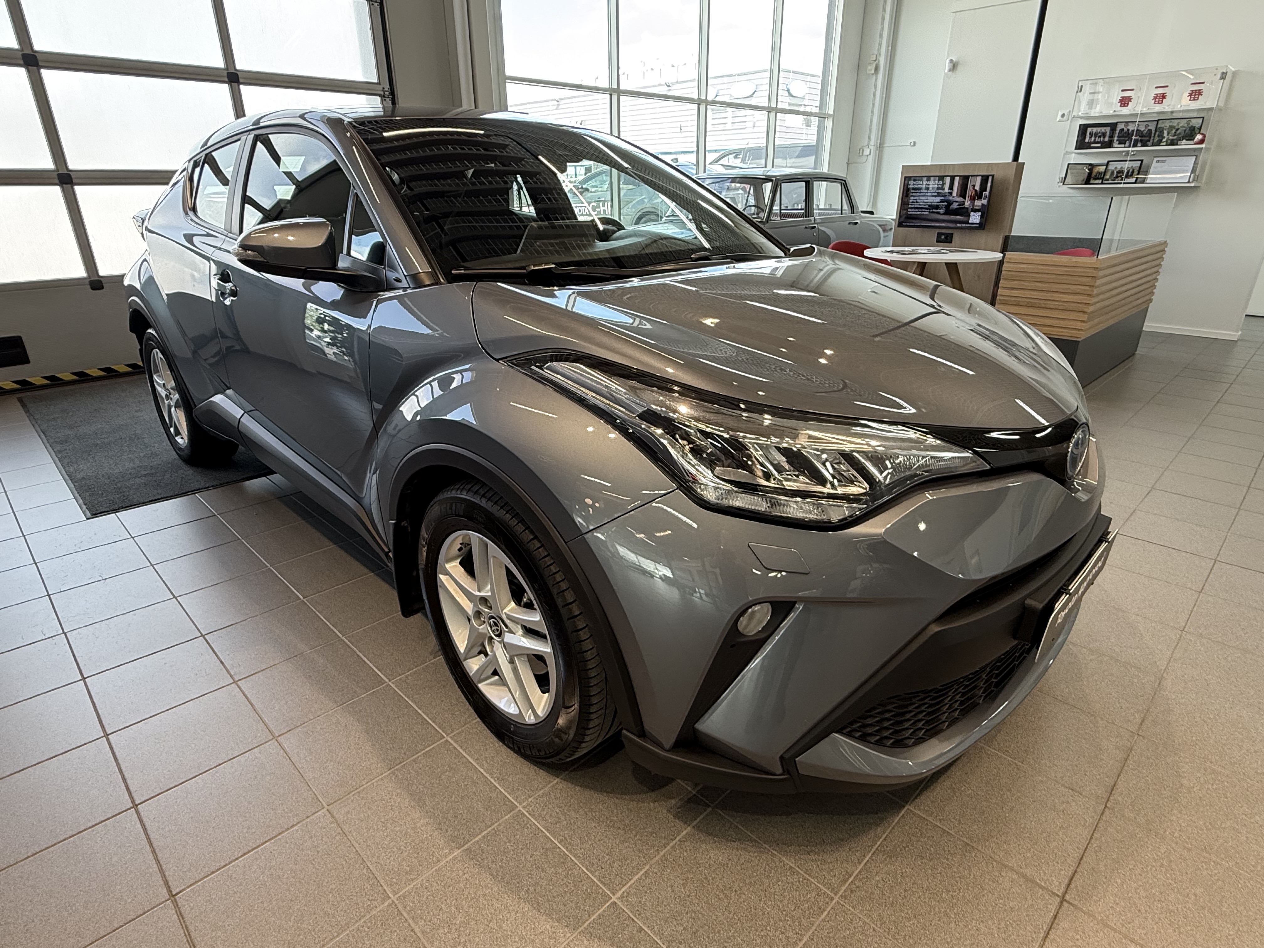 TOYOTA C-HR 2023
