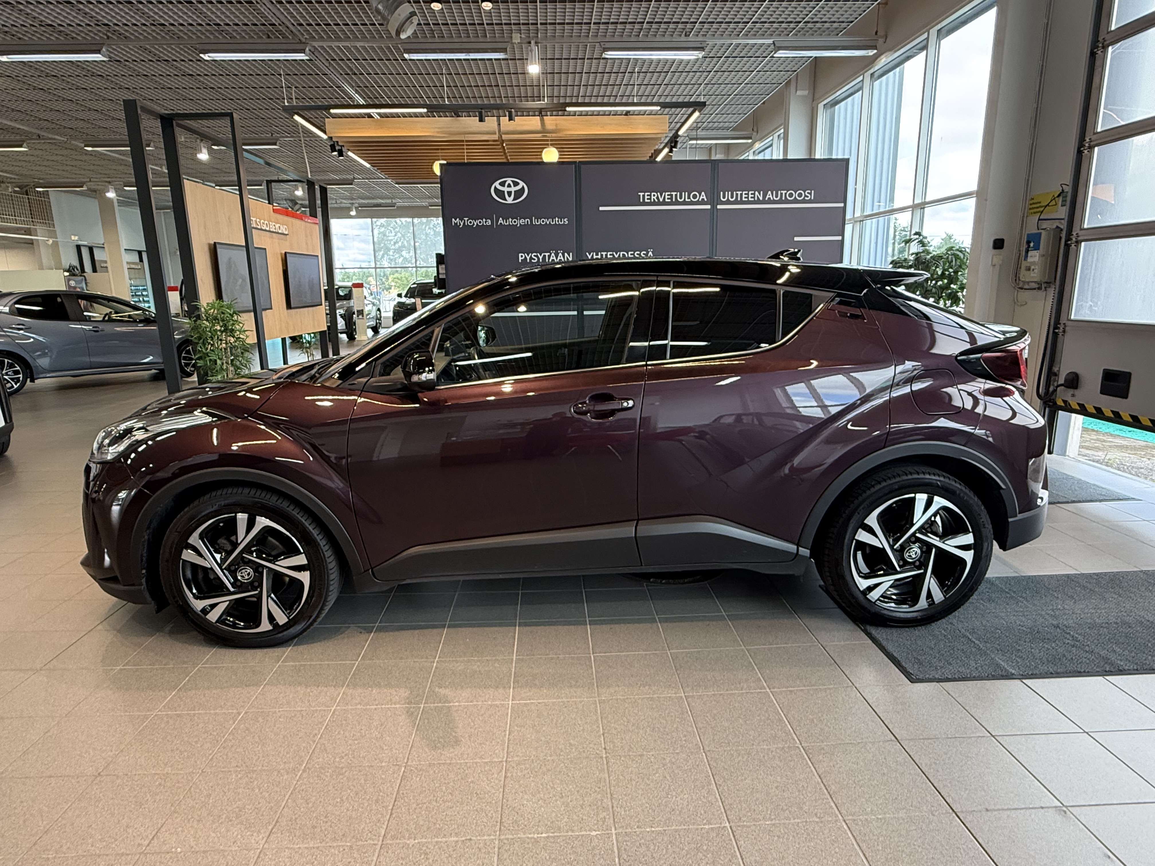 TOYOTA C-HR 2023