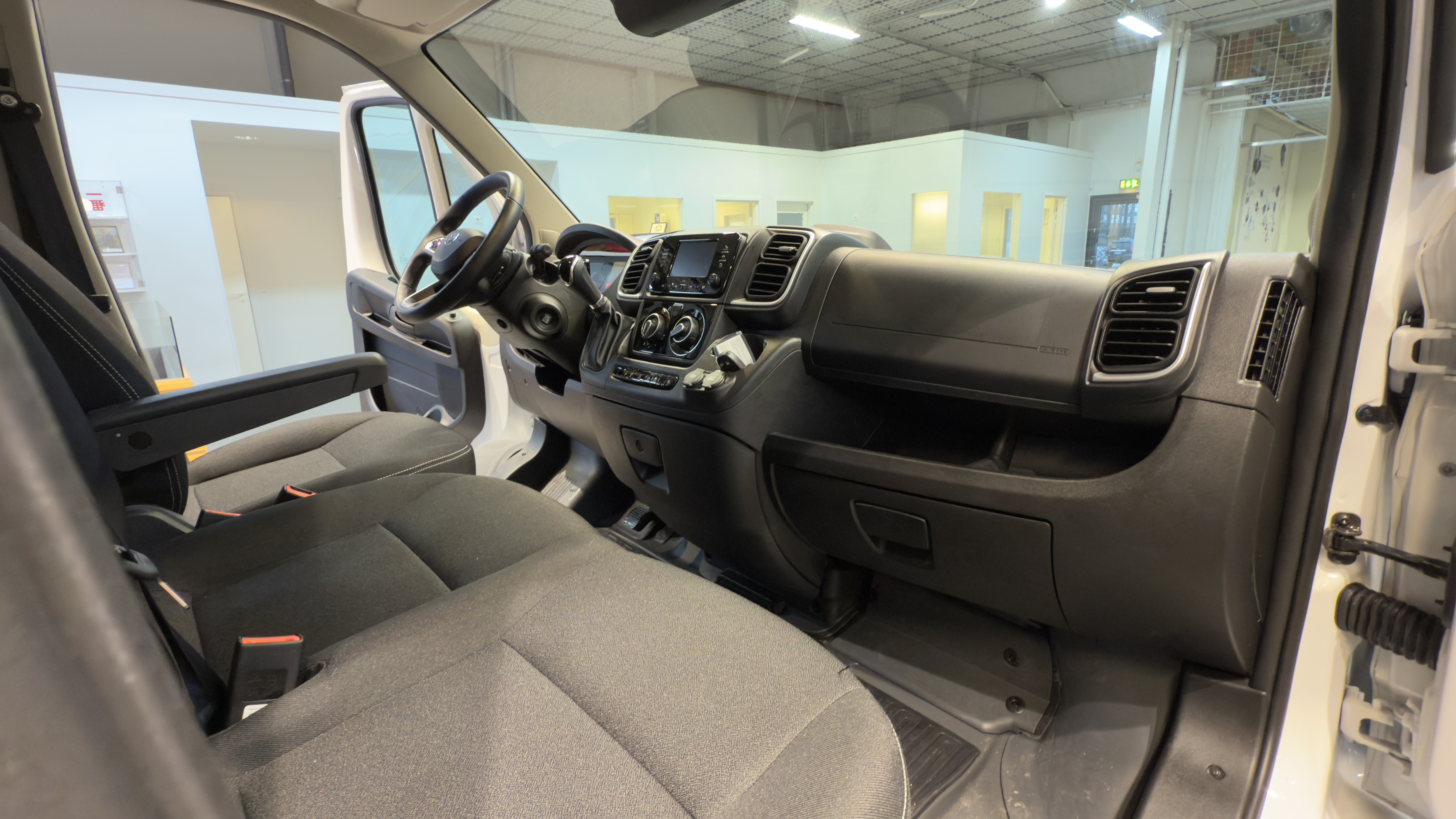 Toyota Proace MAX 2024