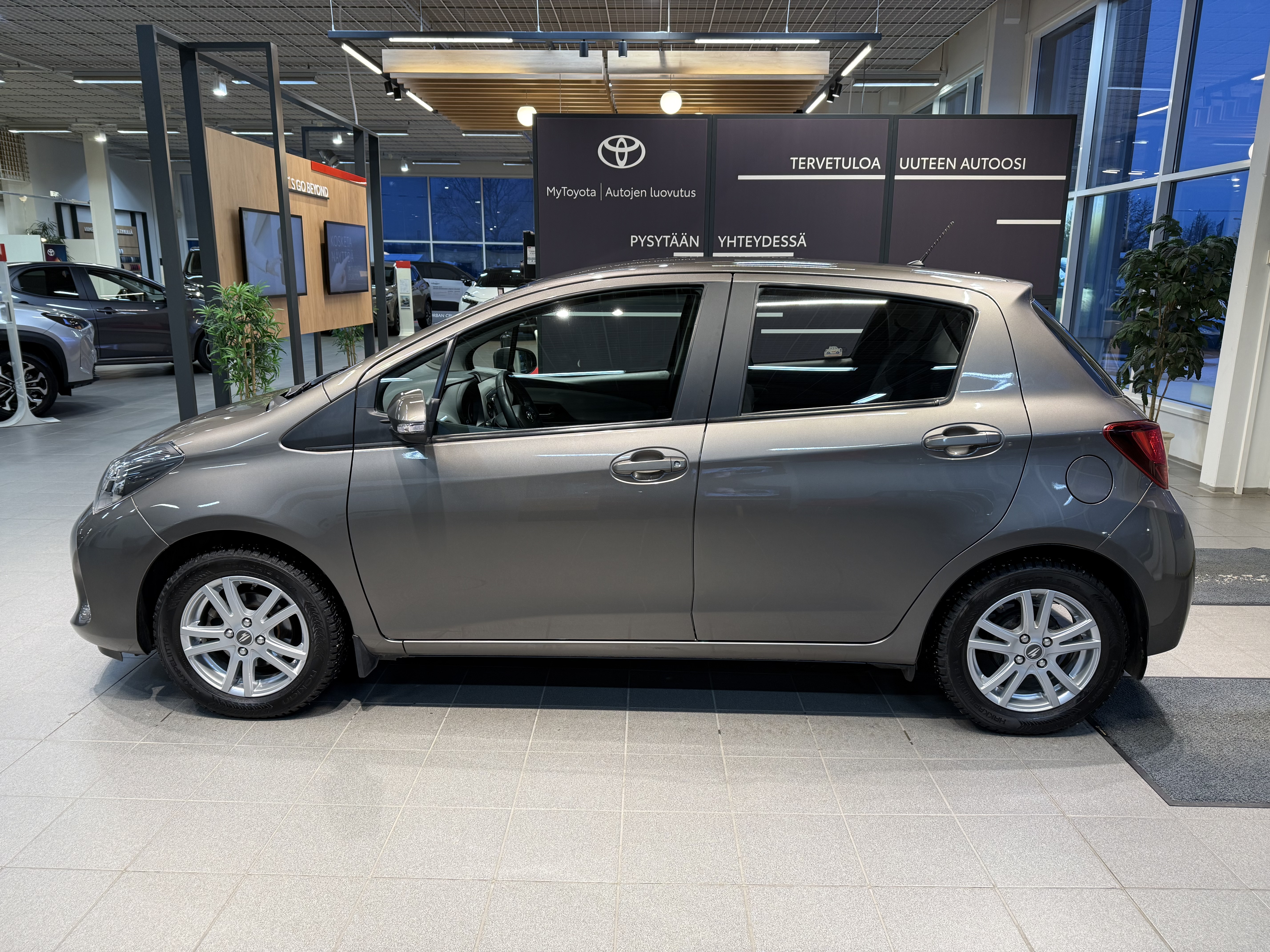TOYOTA YARIS 2017