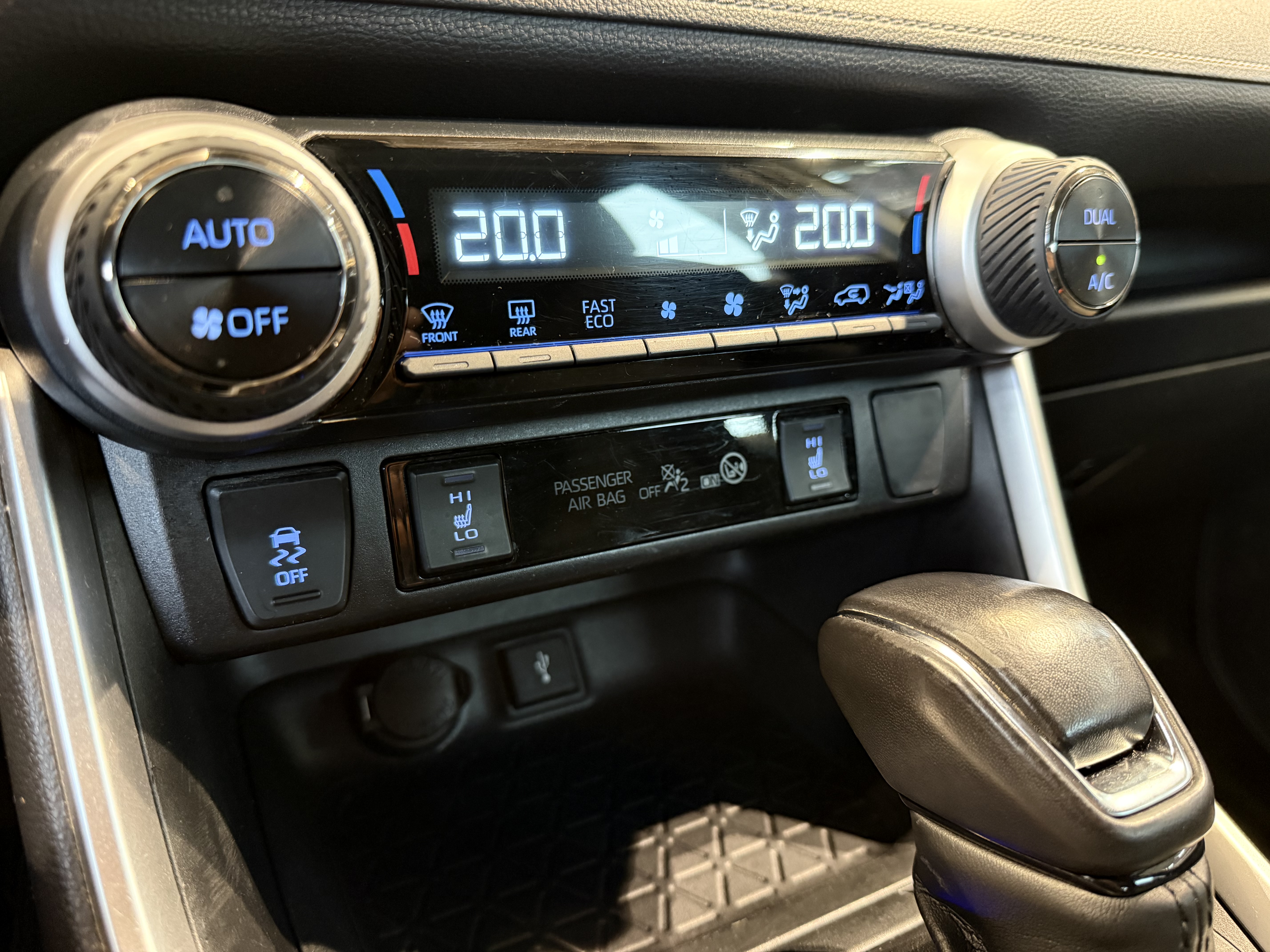 TOYOTA RAV4 2021