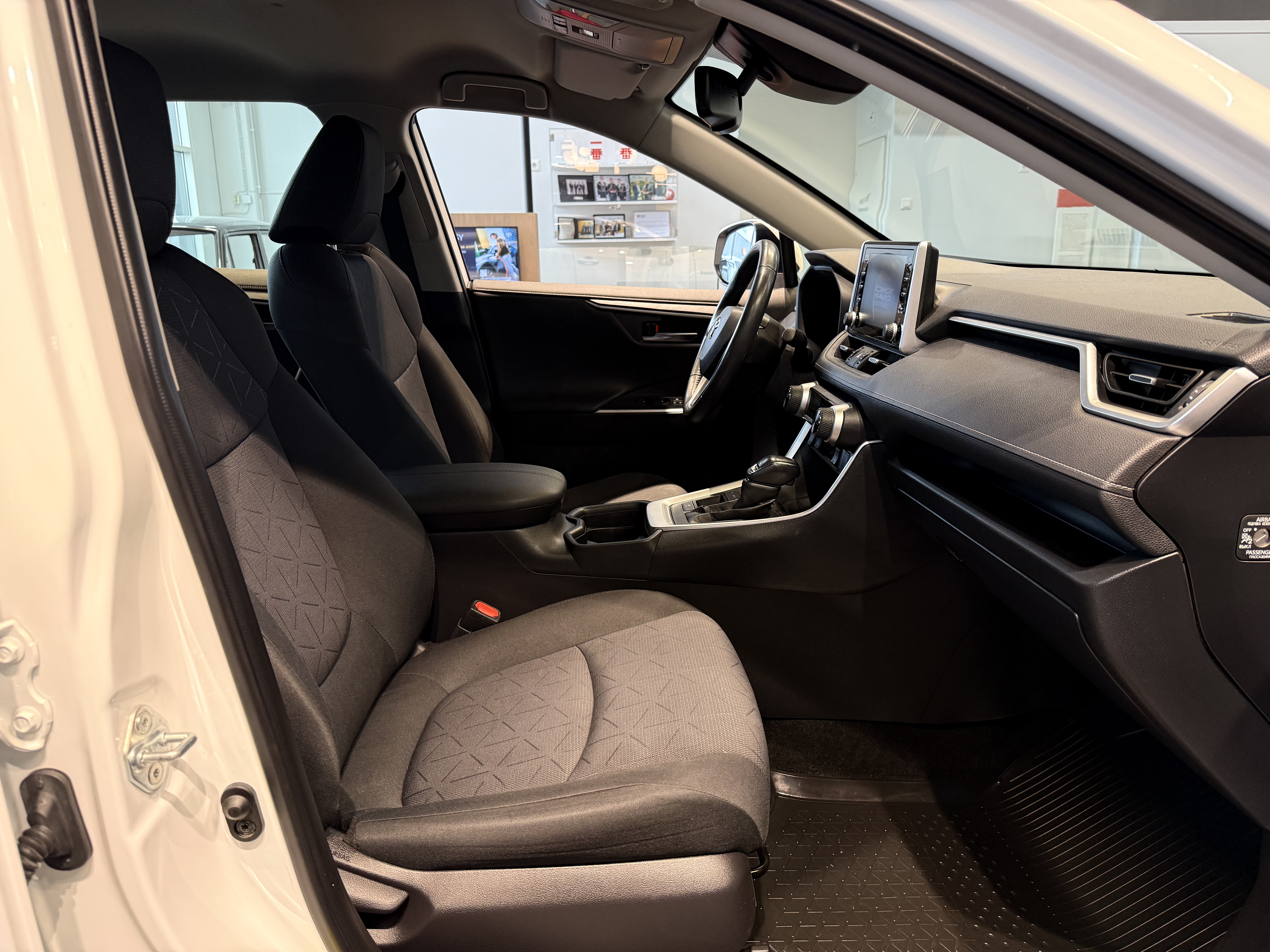 TOYOTA RAV4 2021