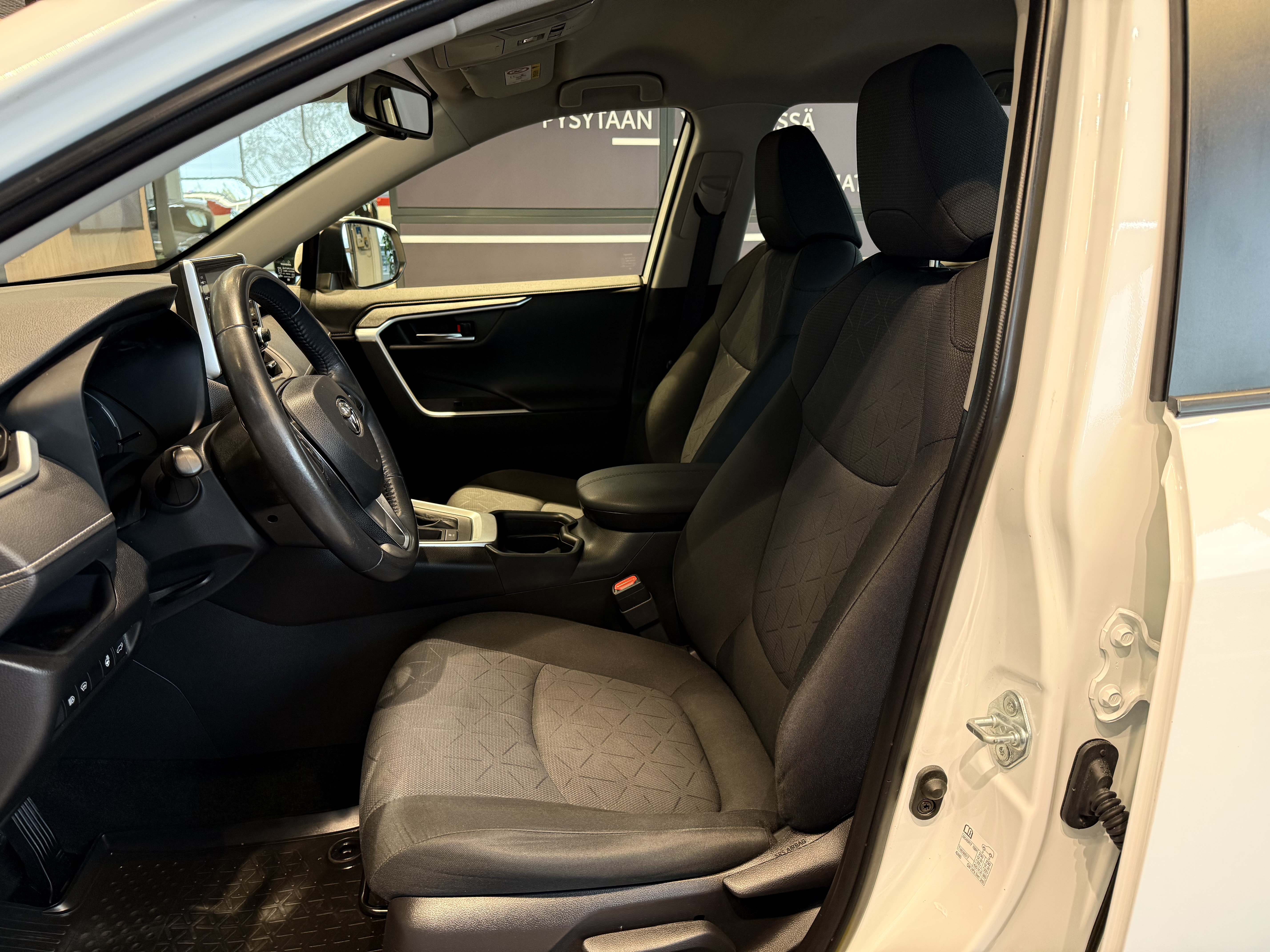 TOYOTA RAV4 2021