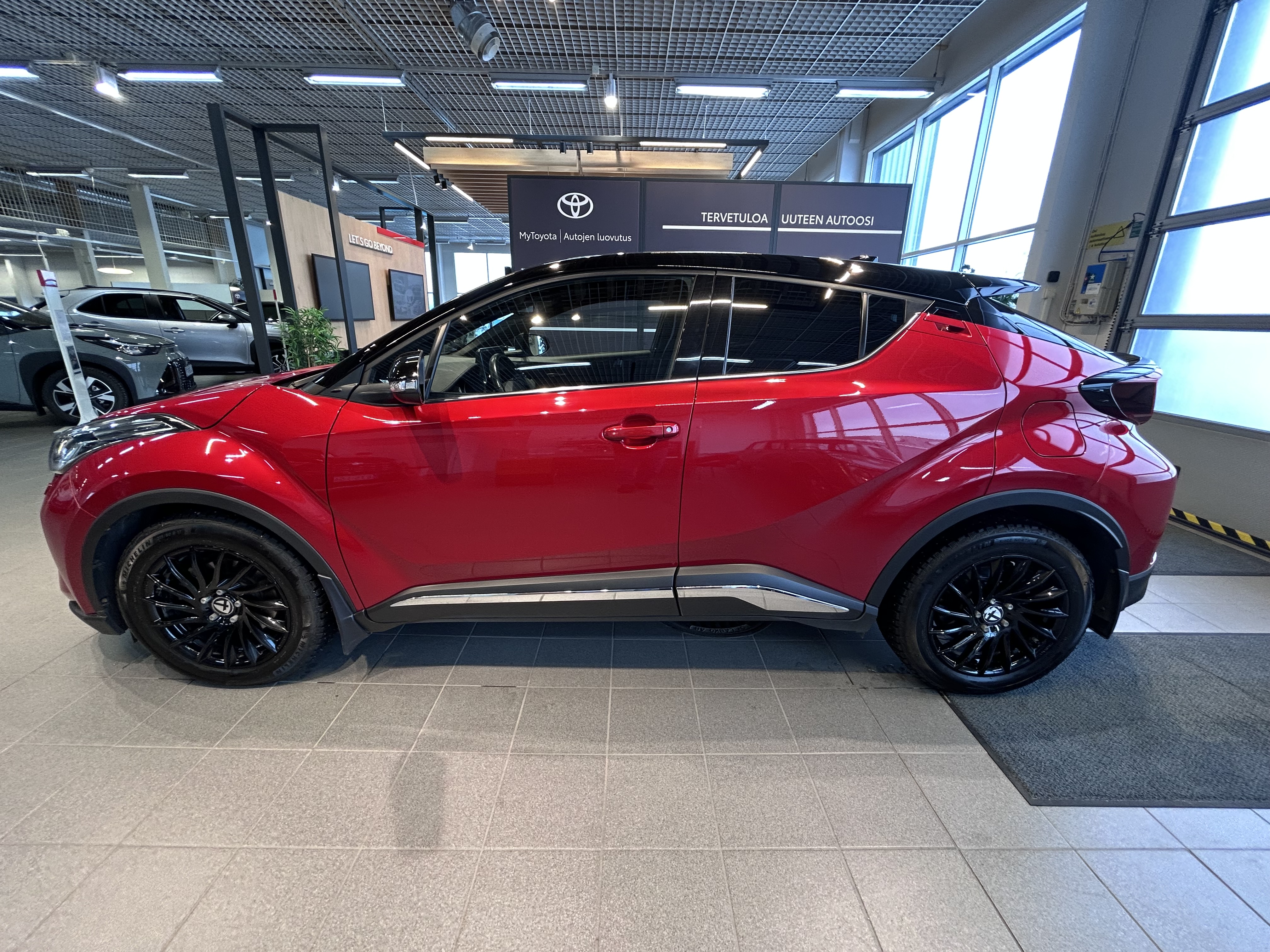 TOYOTA C-HR 2023