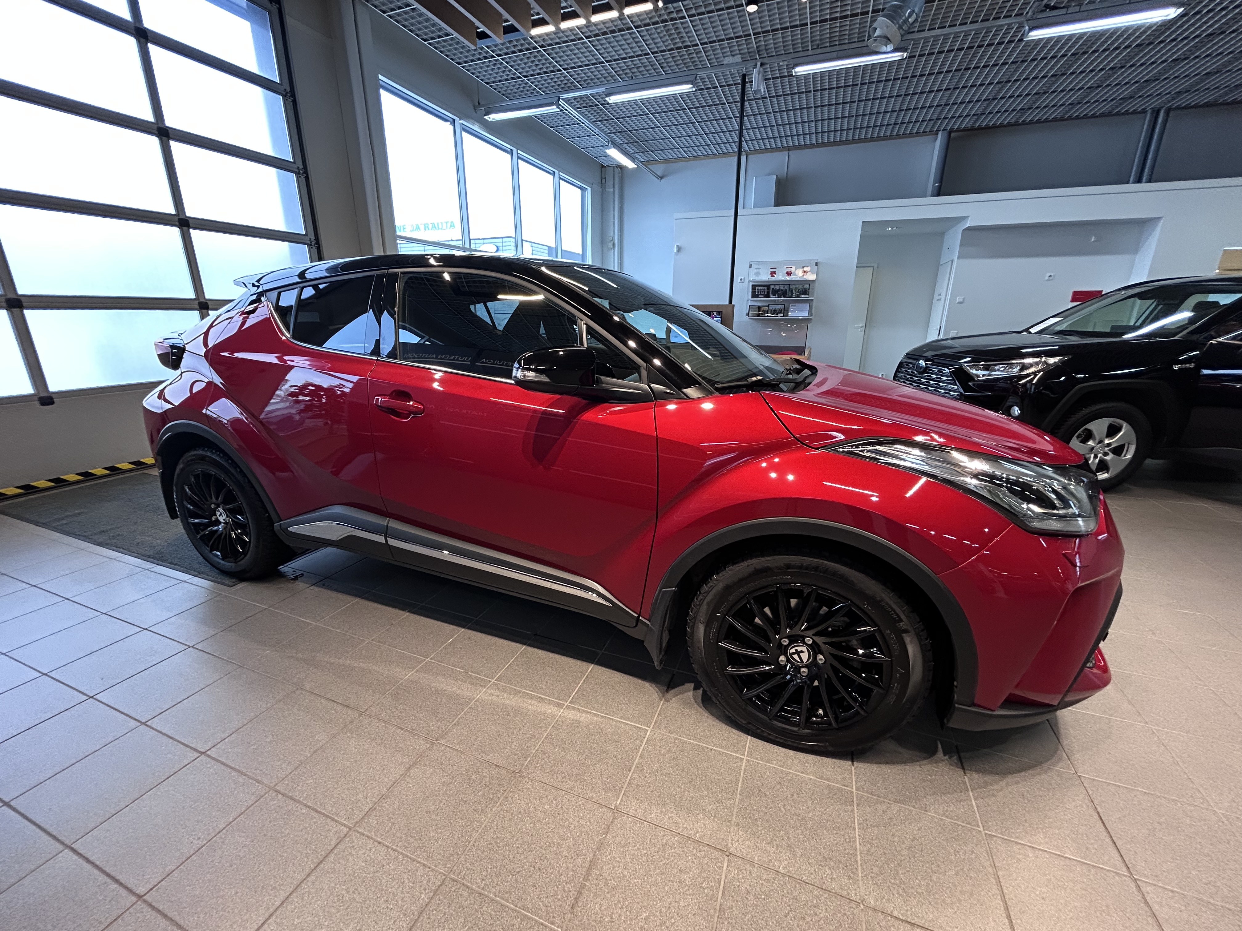 TOYOTA C-HR 2023