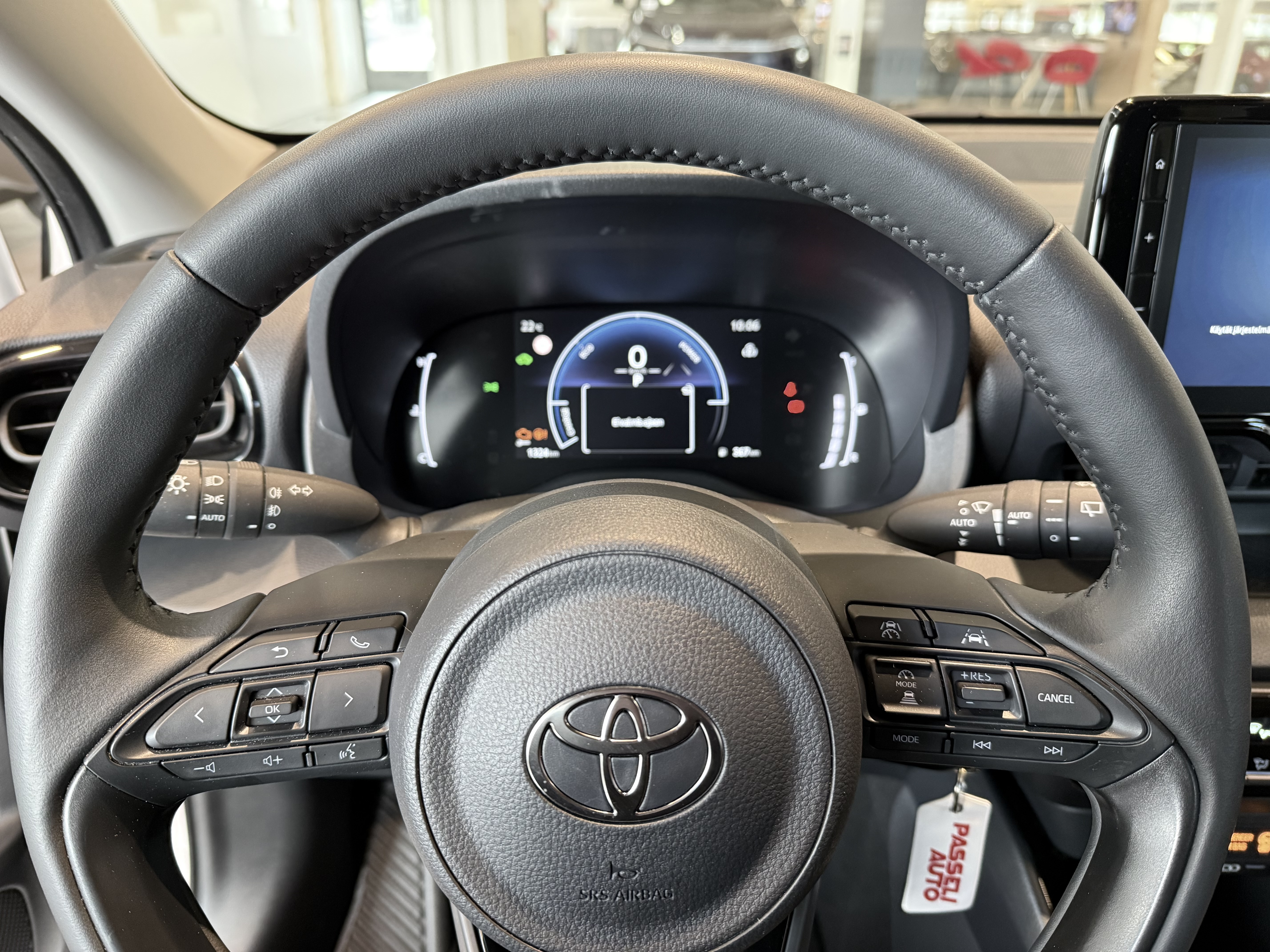 TOYOTA YARIS 2025
