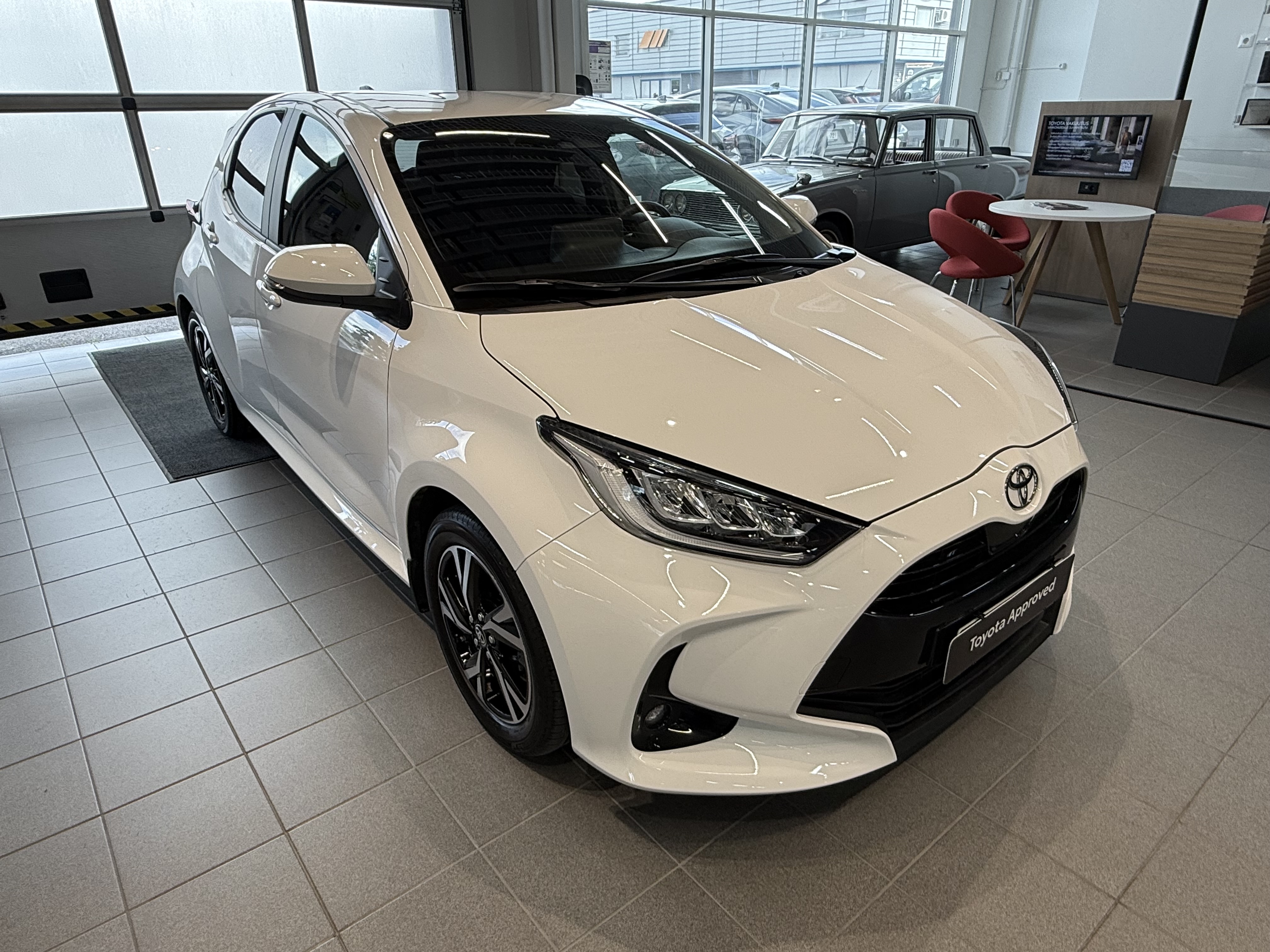 TOYOTA YARIS 2025