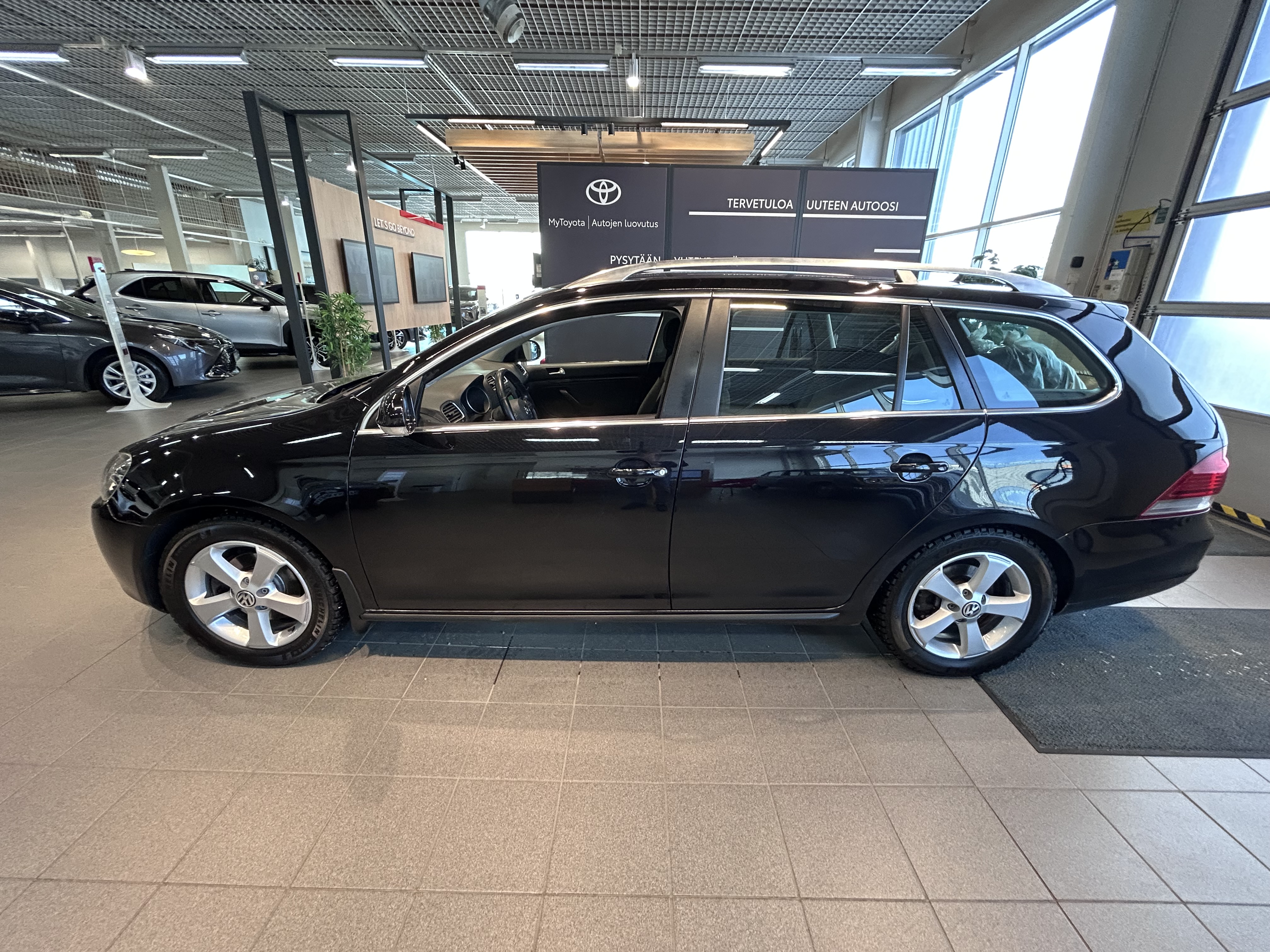 VOLKSWAGEN GOLF 2012