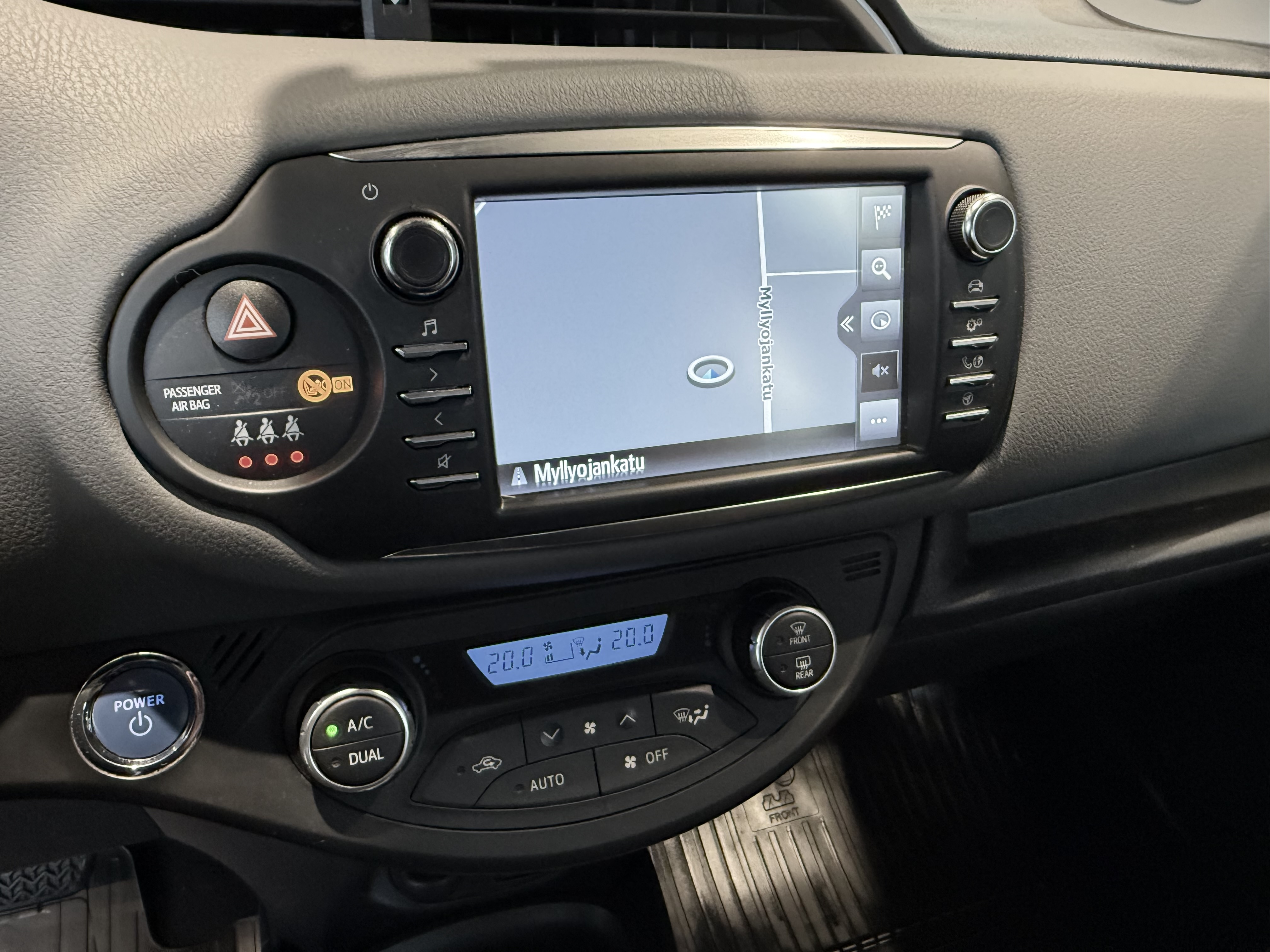 TOYOTA YARIS 2018