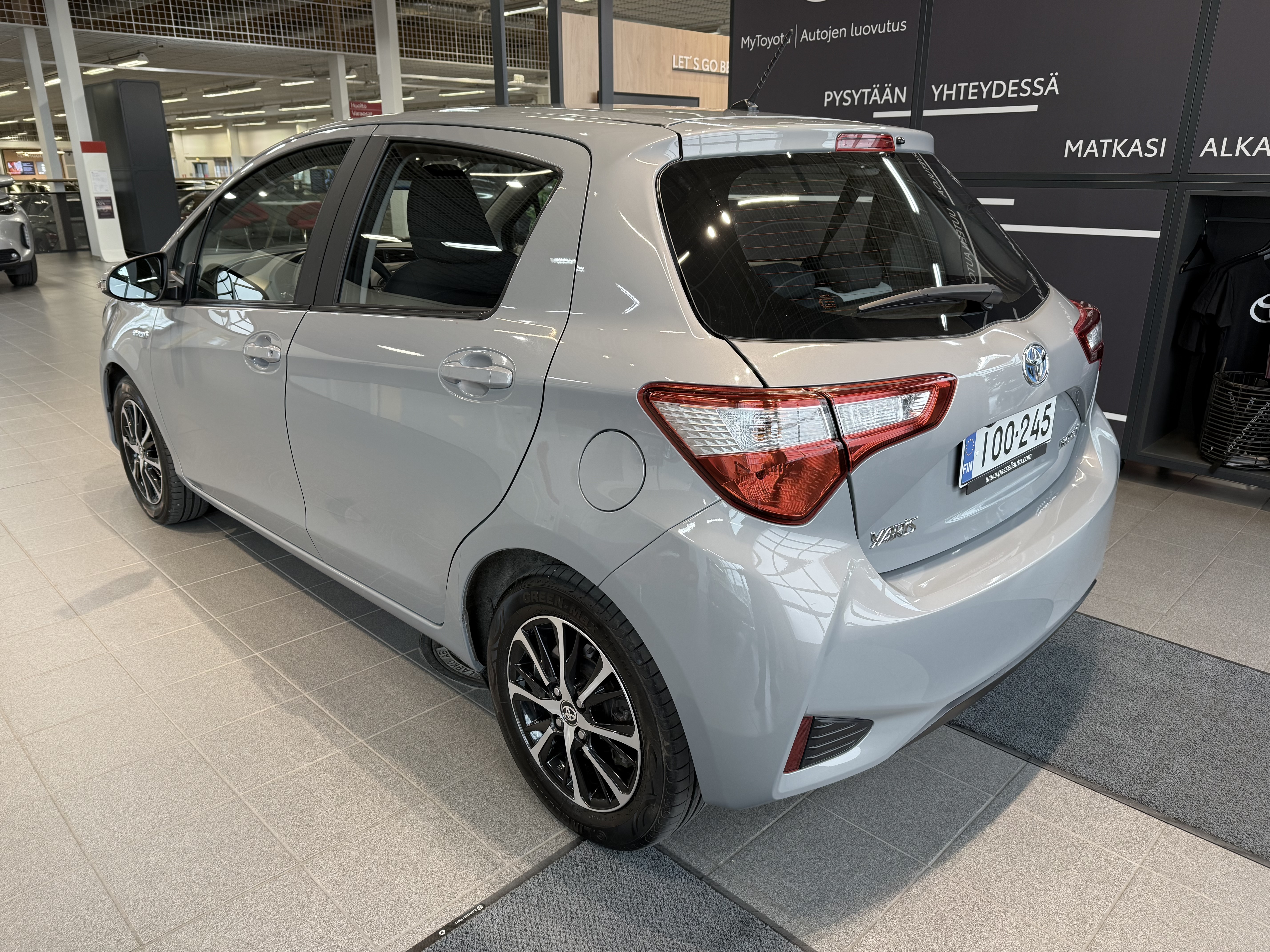 TOYOTA YARIS 2018