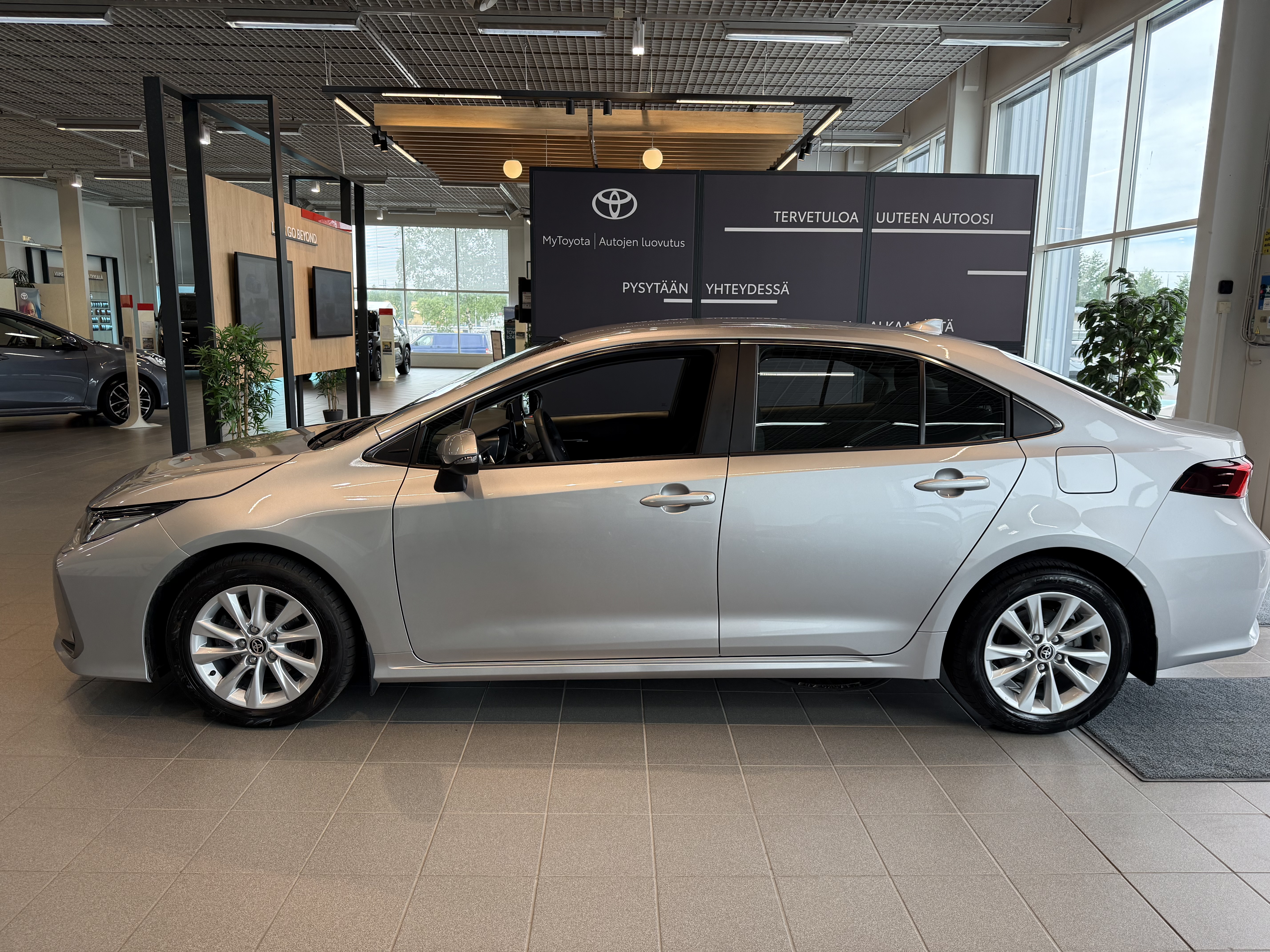 TOYOTA COROLLA 2023