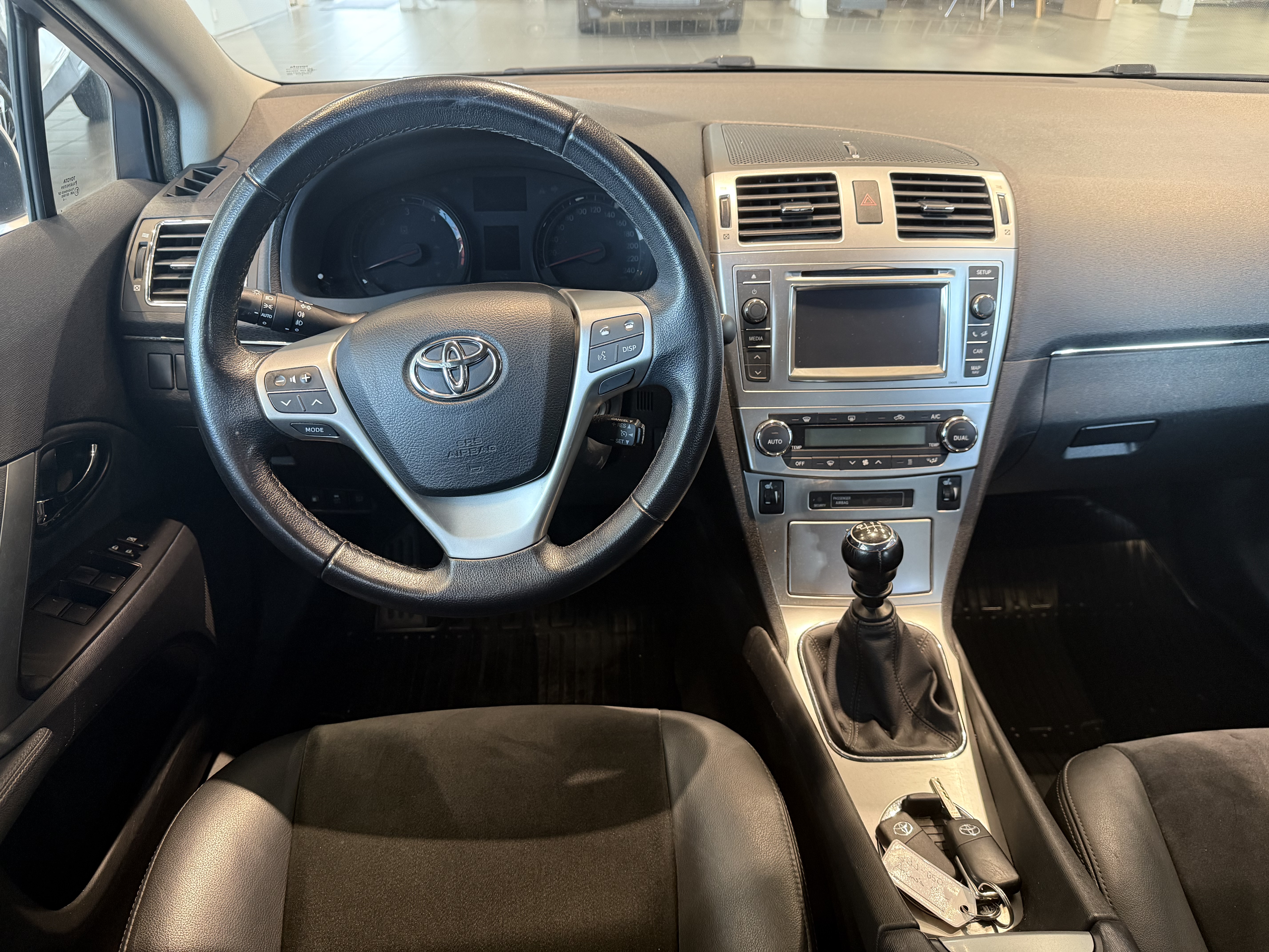 TOYOTA AVENSIS 2014
