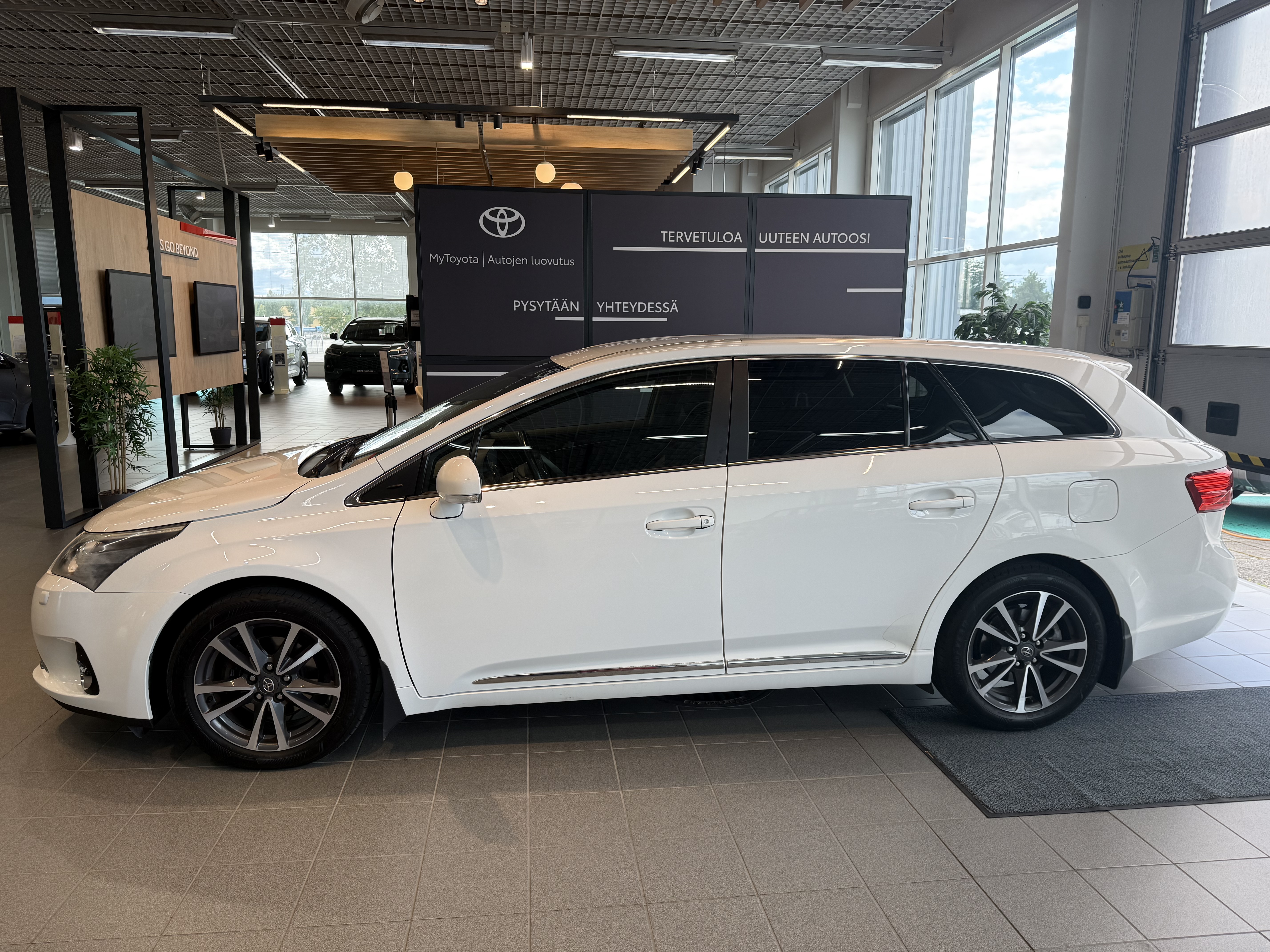 TOYOTA AVENSIS 2014