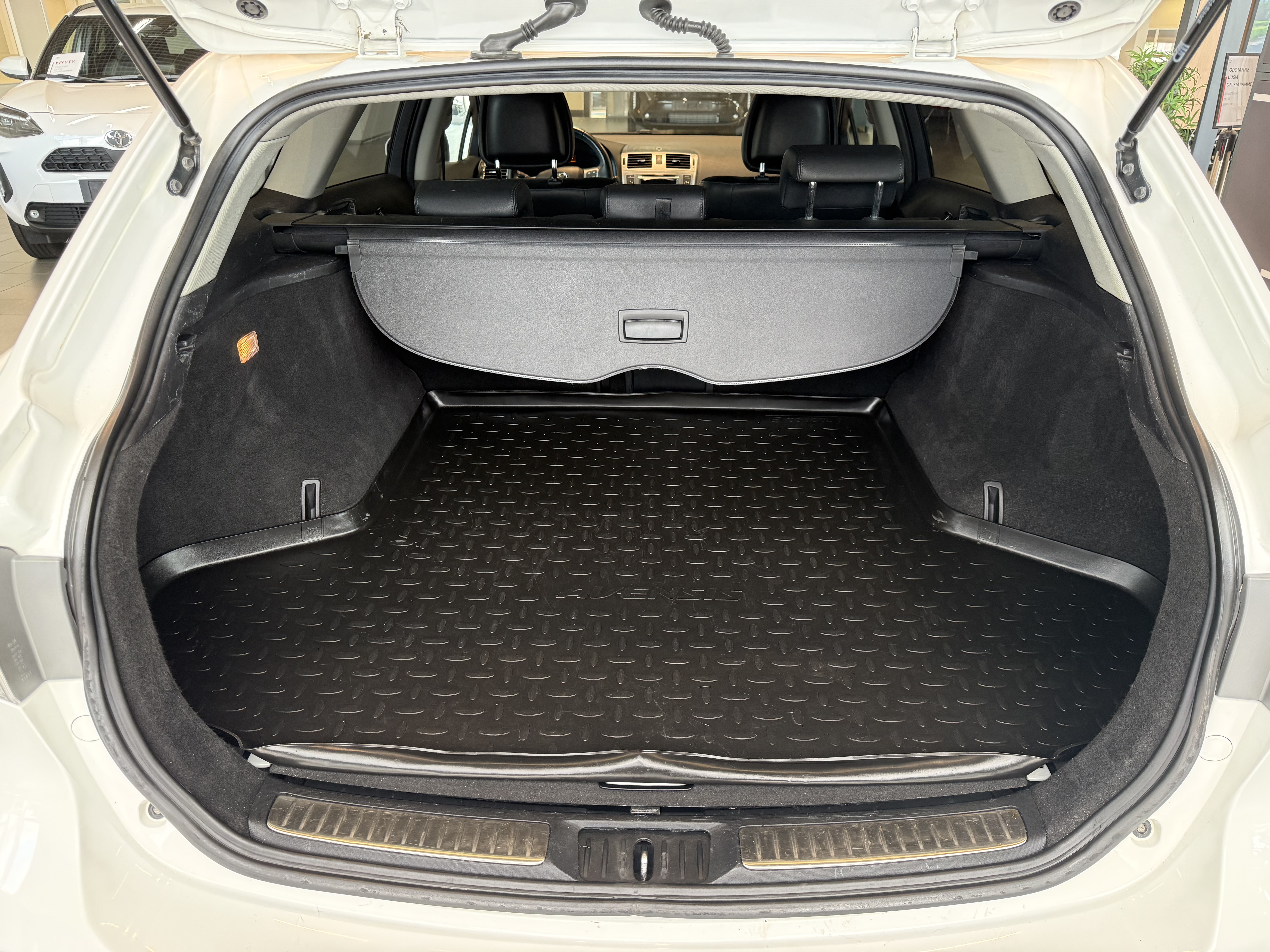 TOYOTA AVENSIS 2014