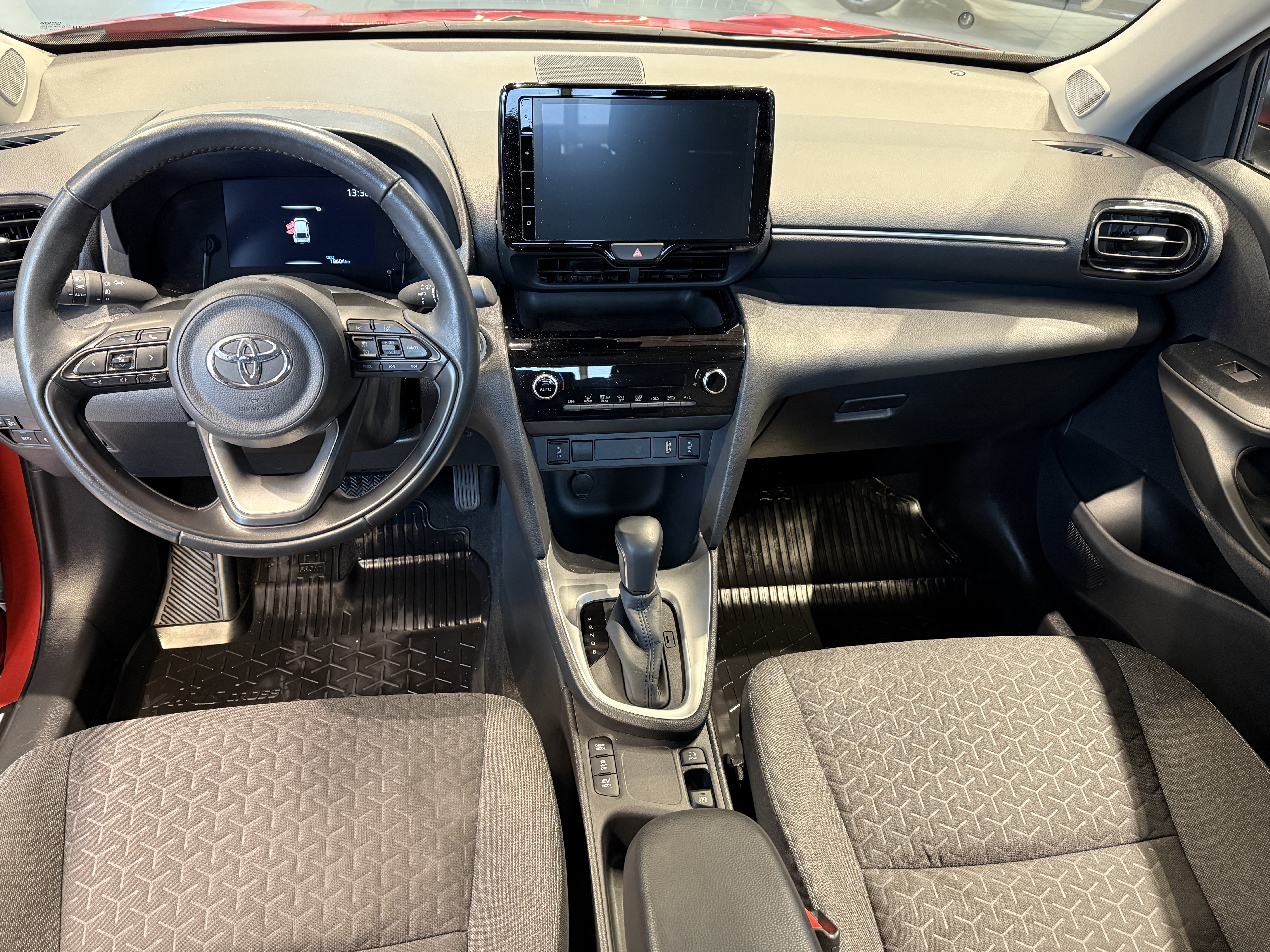 TOYOTA Yaris Cross 2023