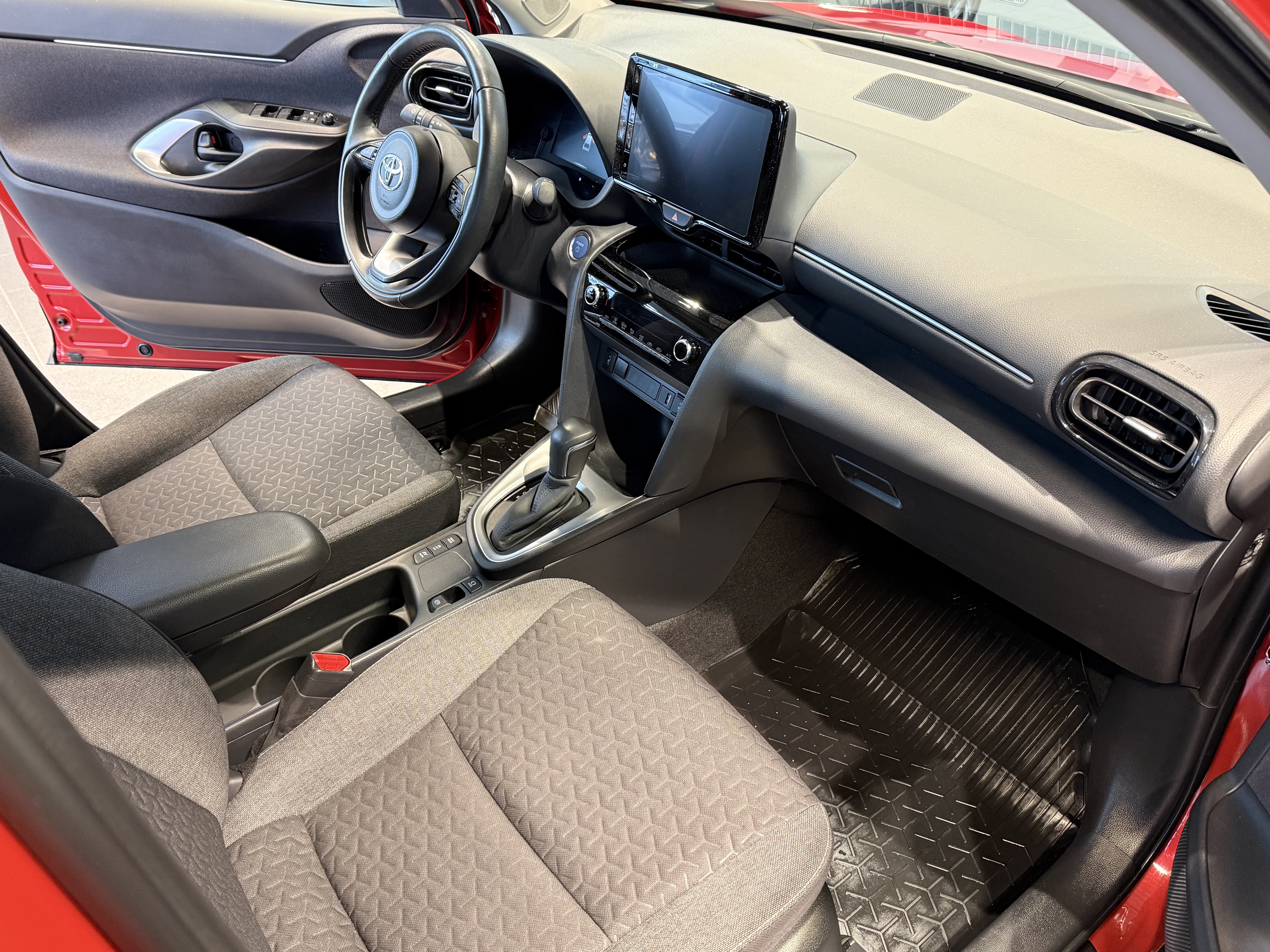 TOYOTA Yaris Cross 2023