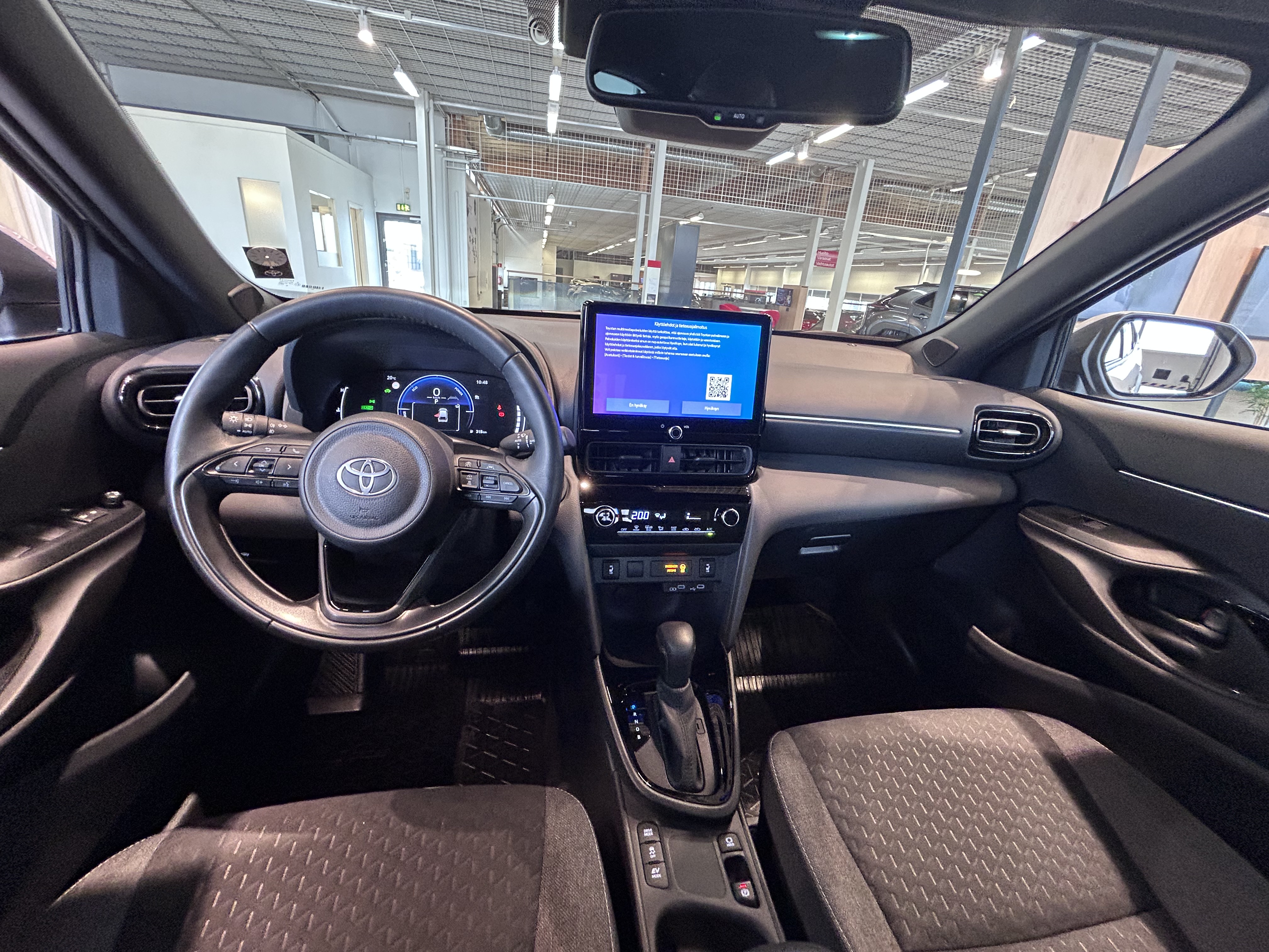 TOYOTA Yaris Cross 2025