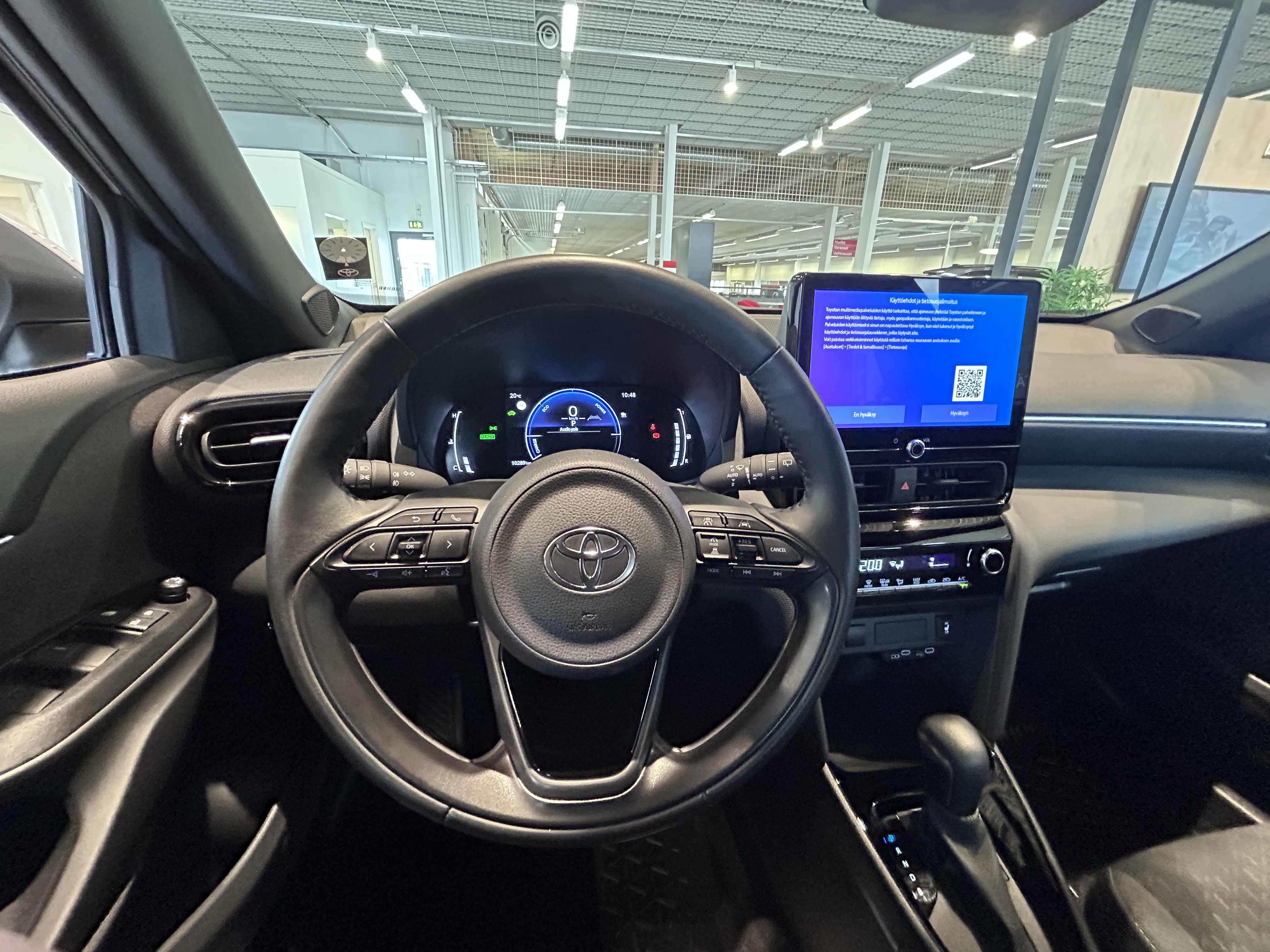 TOYOTA Yaris Cross 2025