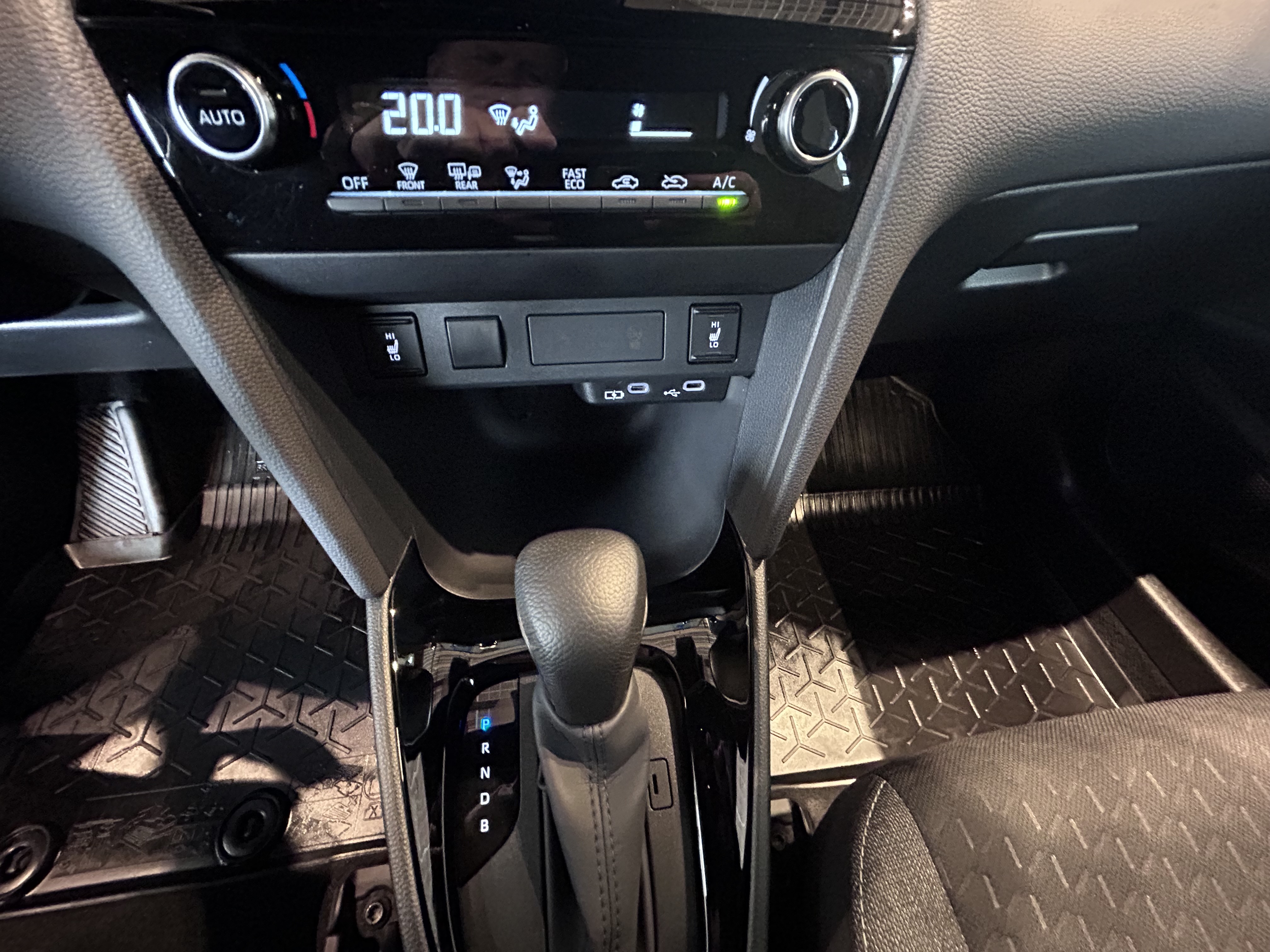 TOYOTA Yaris Cross 2025