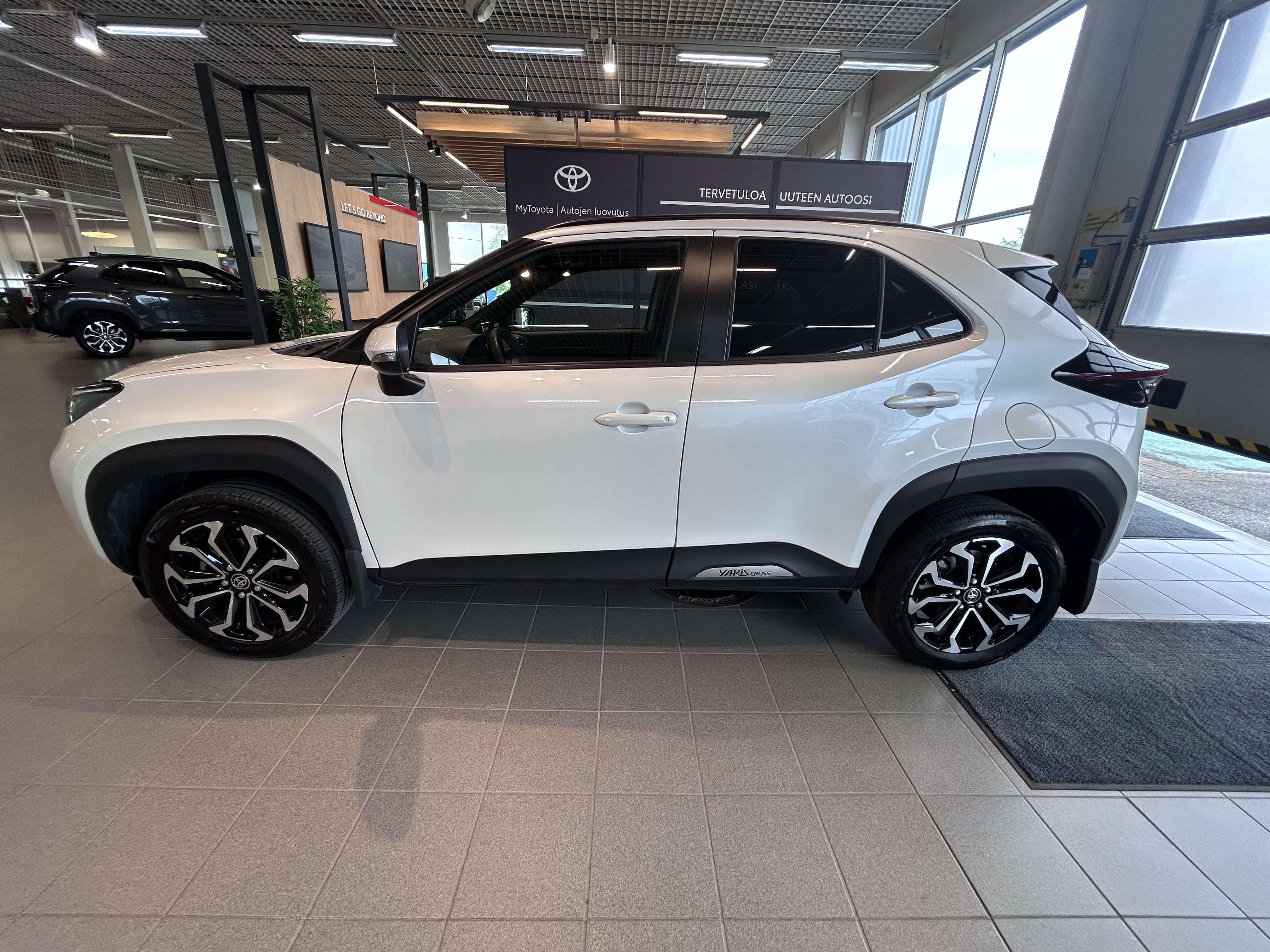 TOYOTA Yaris Cross 2025
