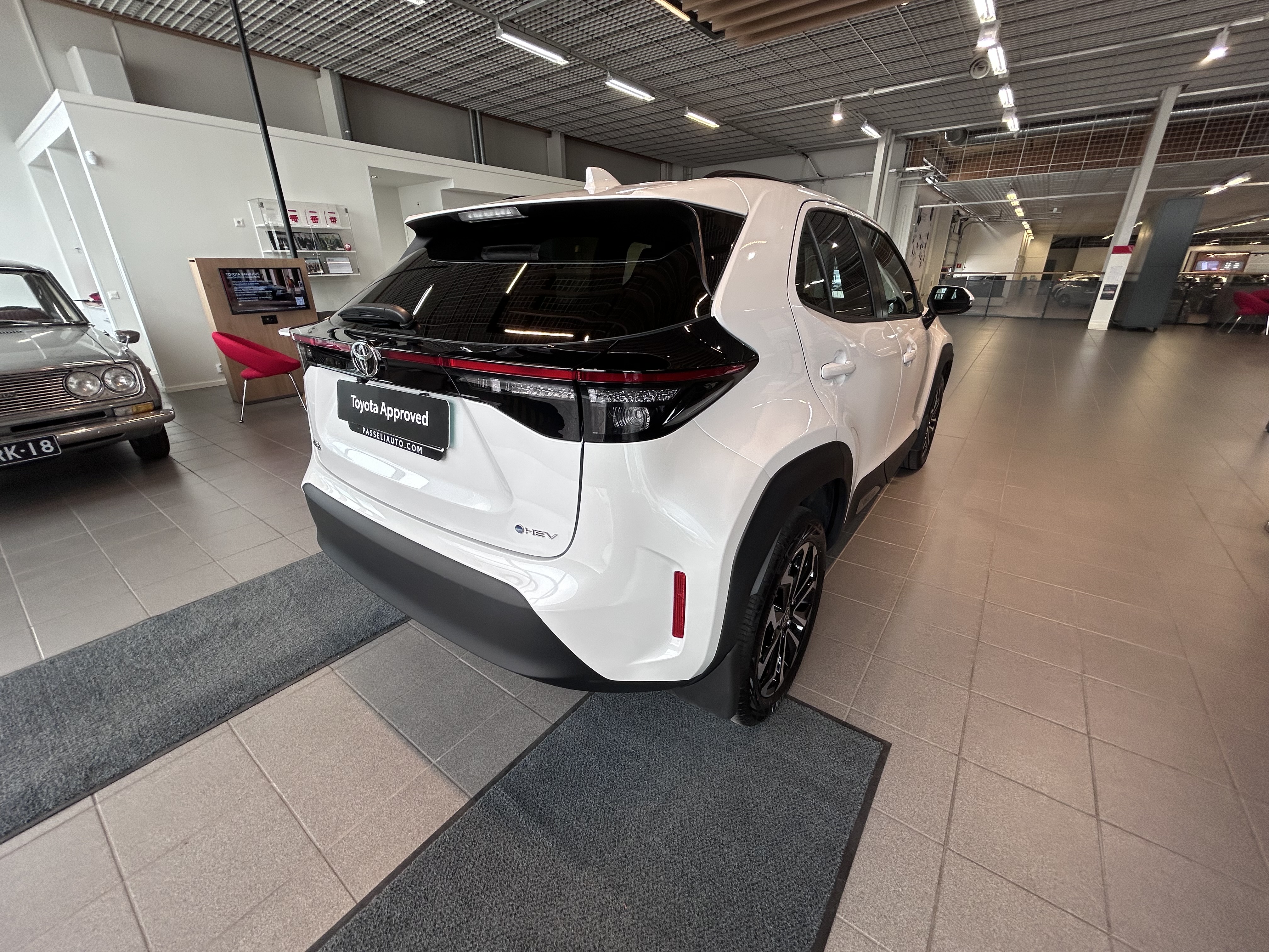 TOYOTA Yaris Cross 2025