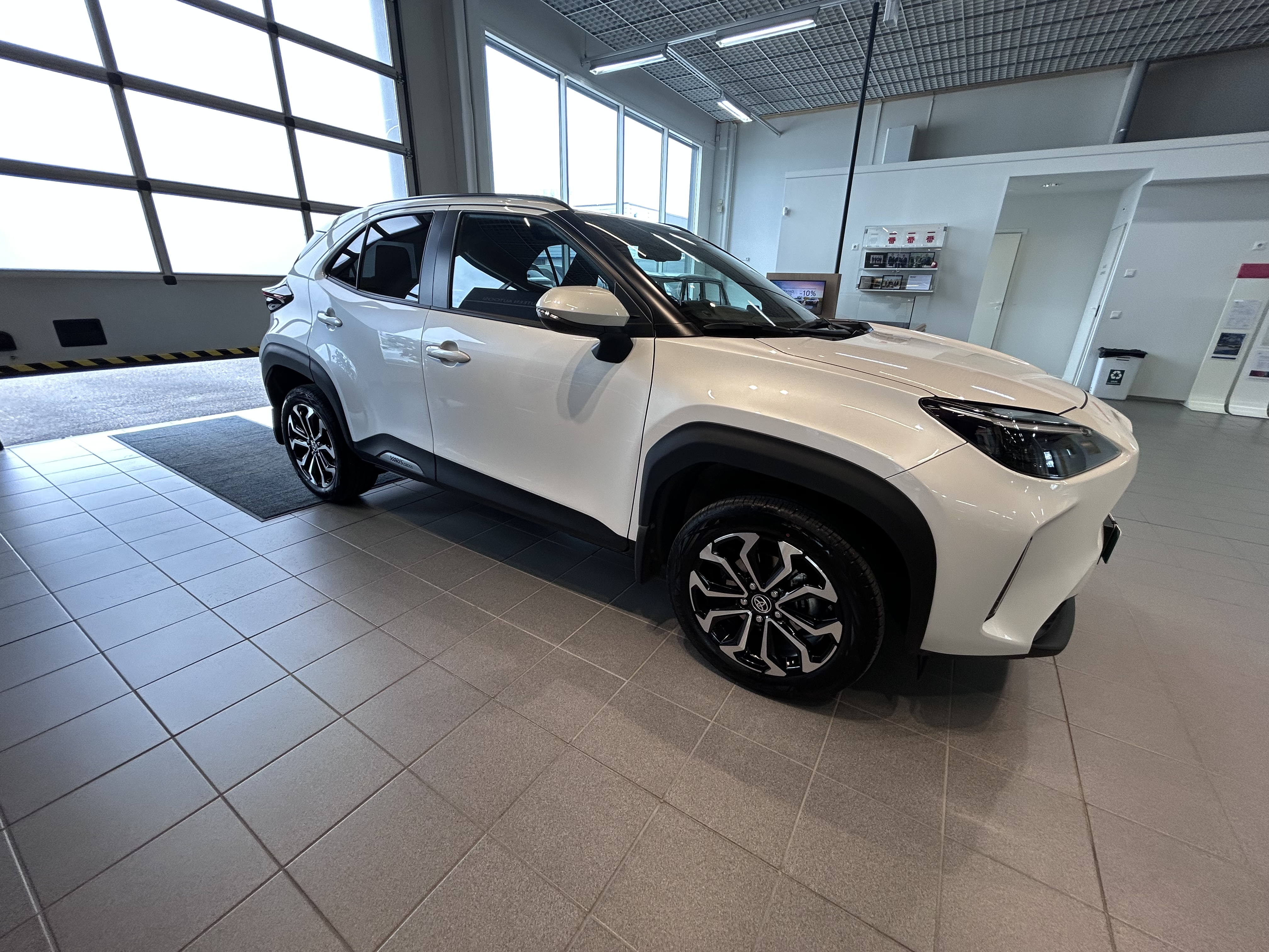 TOYOTA Yaris Cross 2025