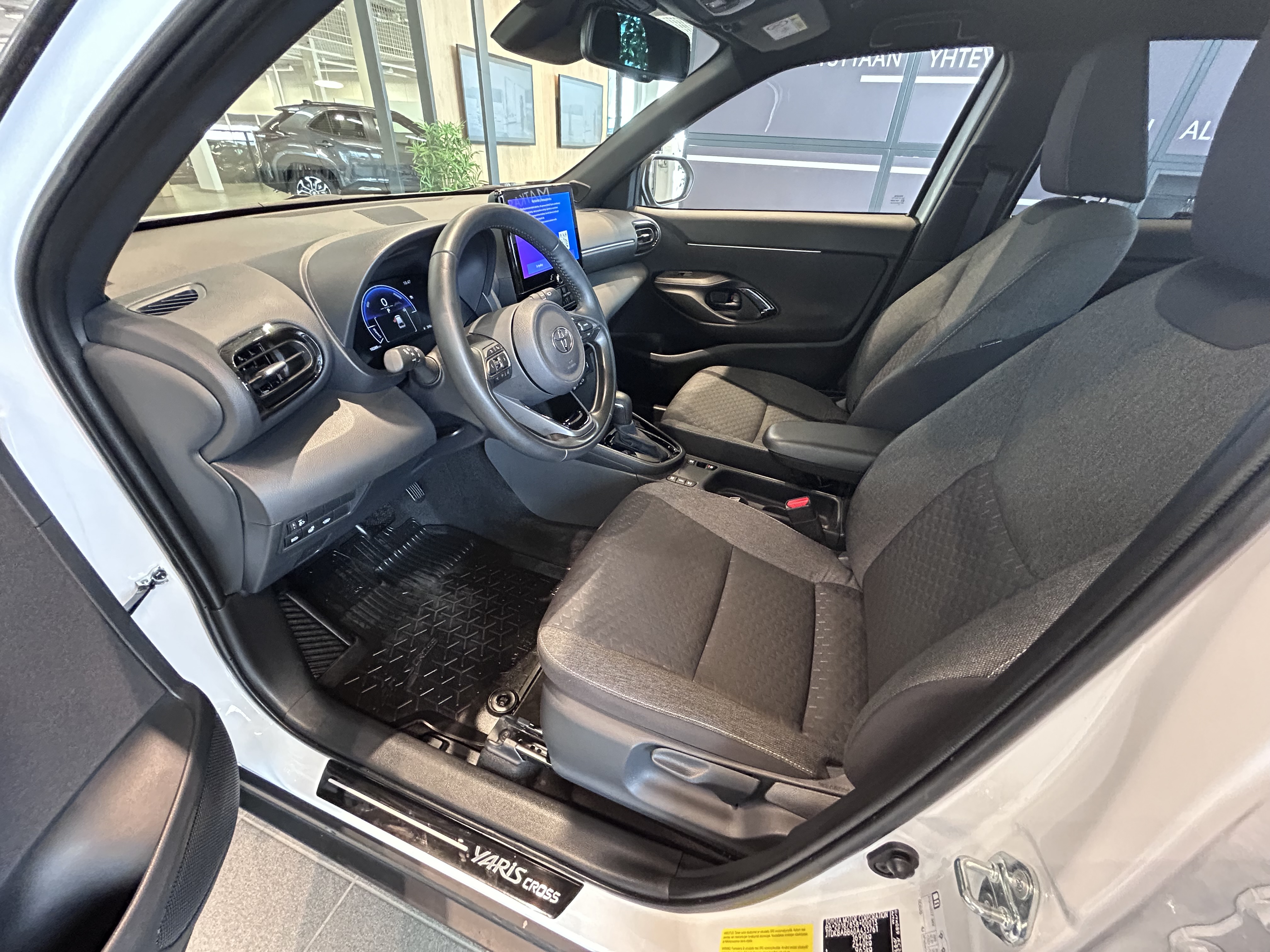 TOYOTA Yaris Cross 2025