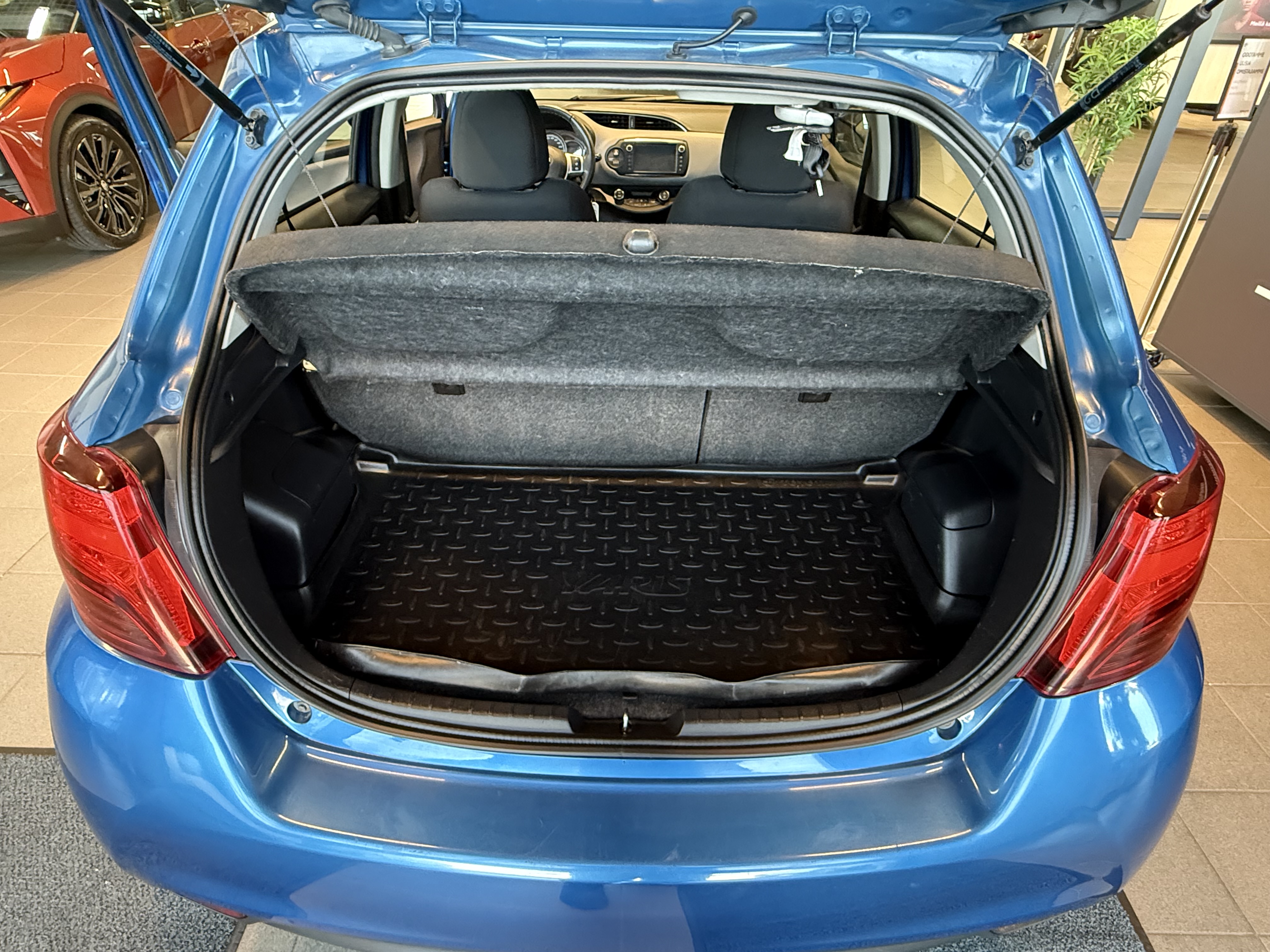 TOYOTA YARIS 2015