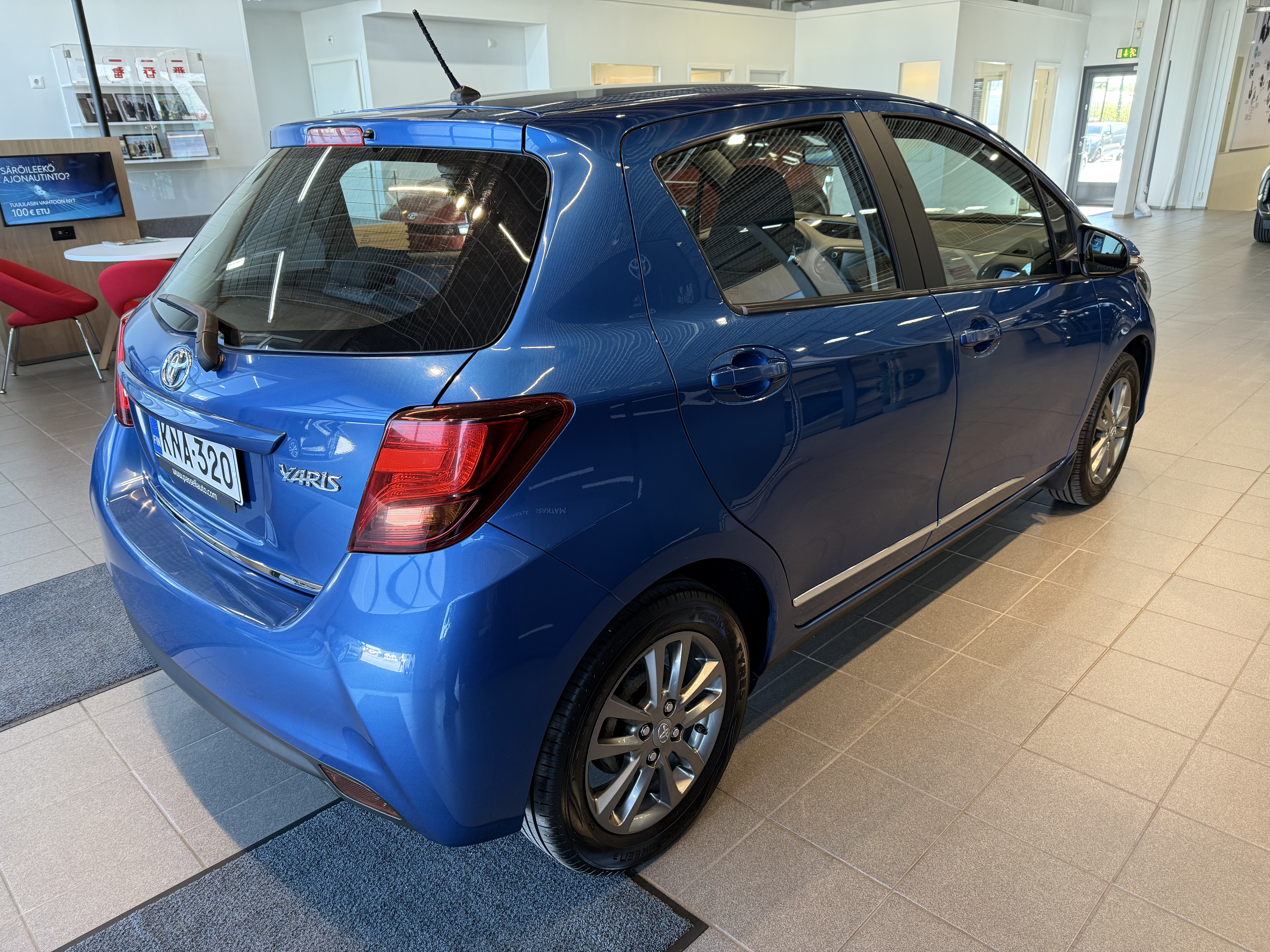 TOYOTA YARIS 2015