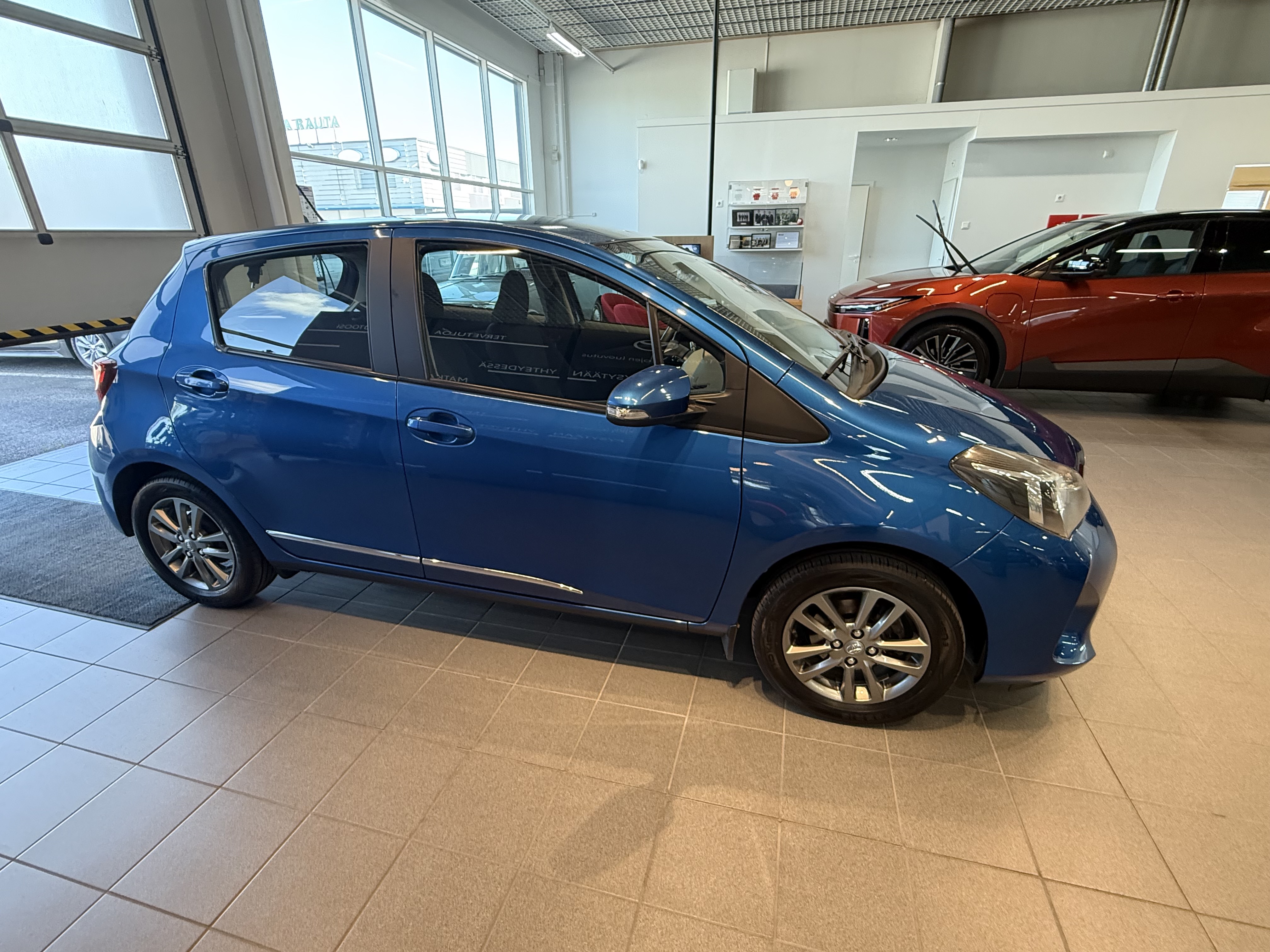 TOYOTA YARIS 2015