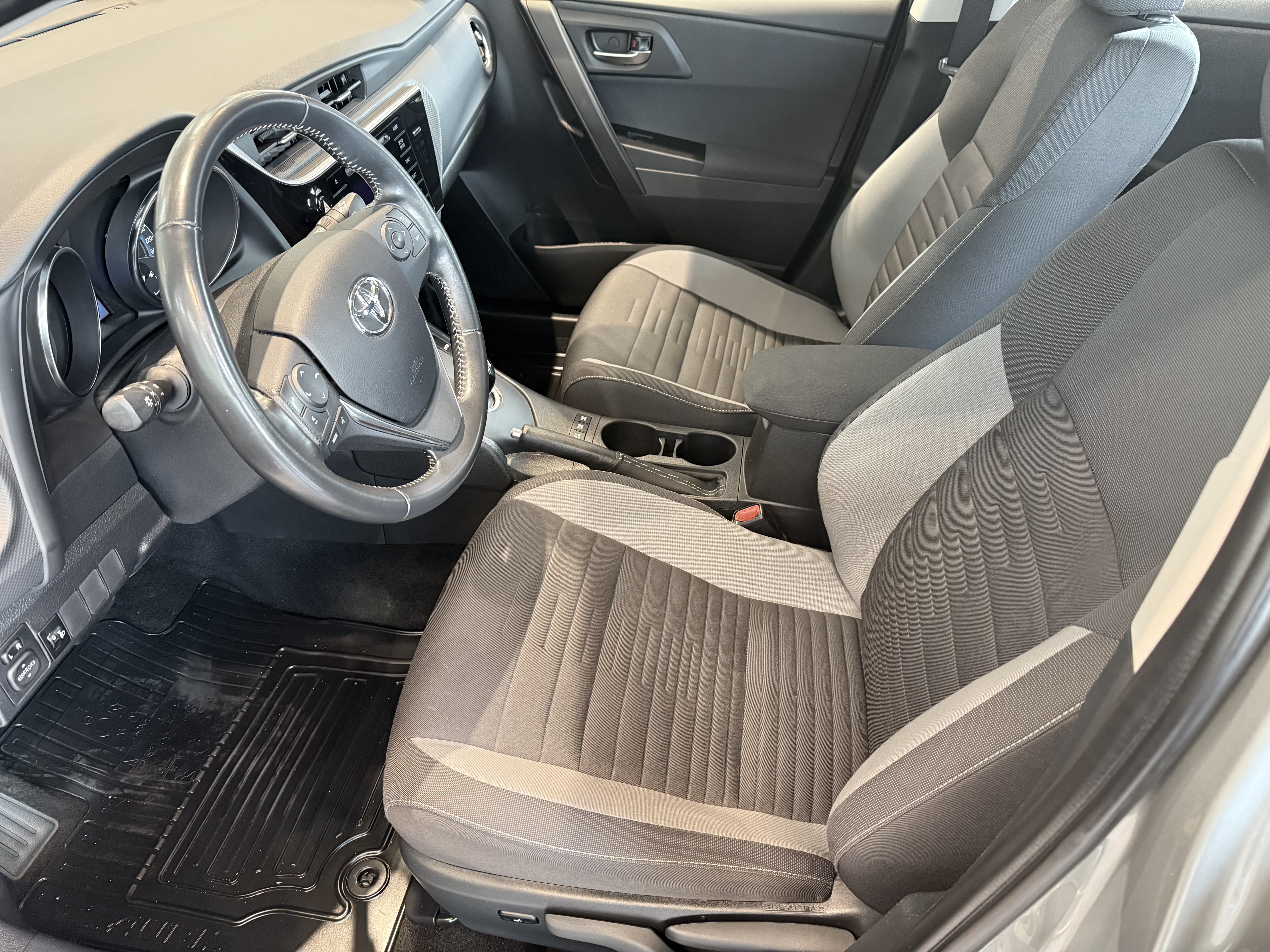 TOYOTA Auris 2018