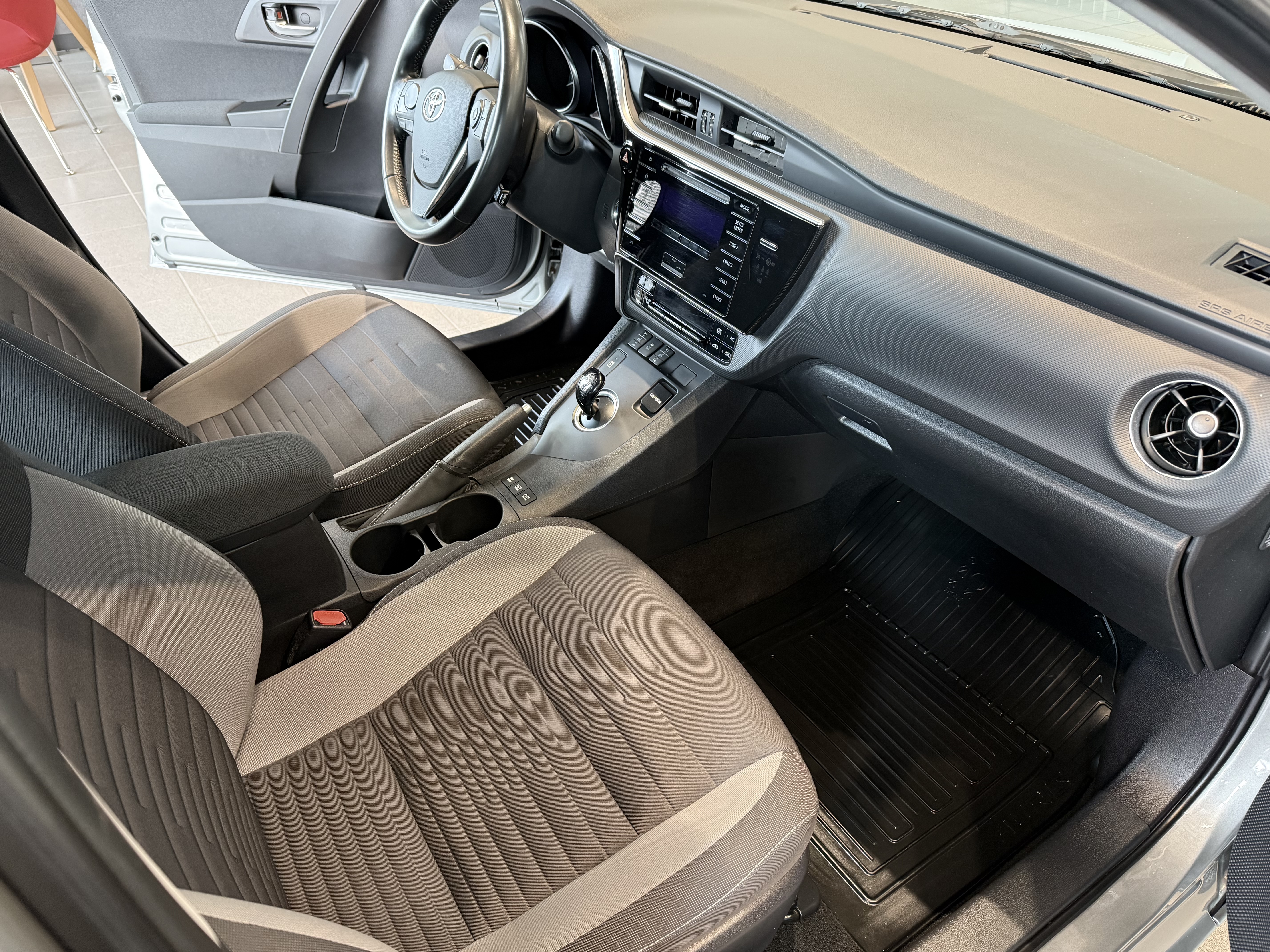 TOYOTA Auris 2018