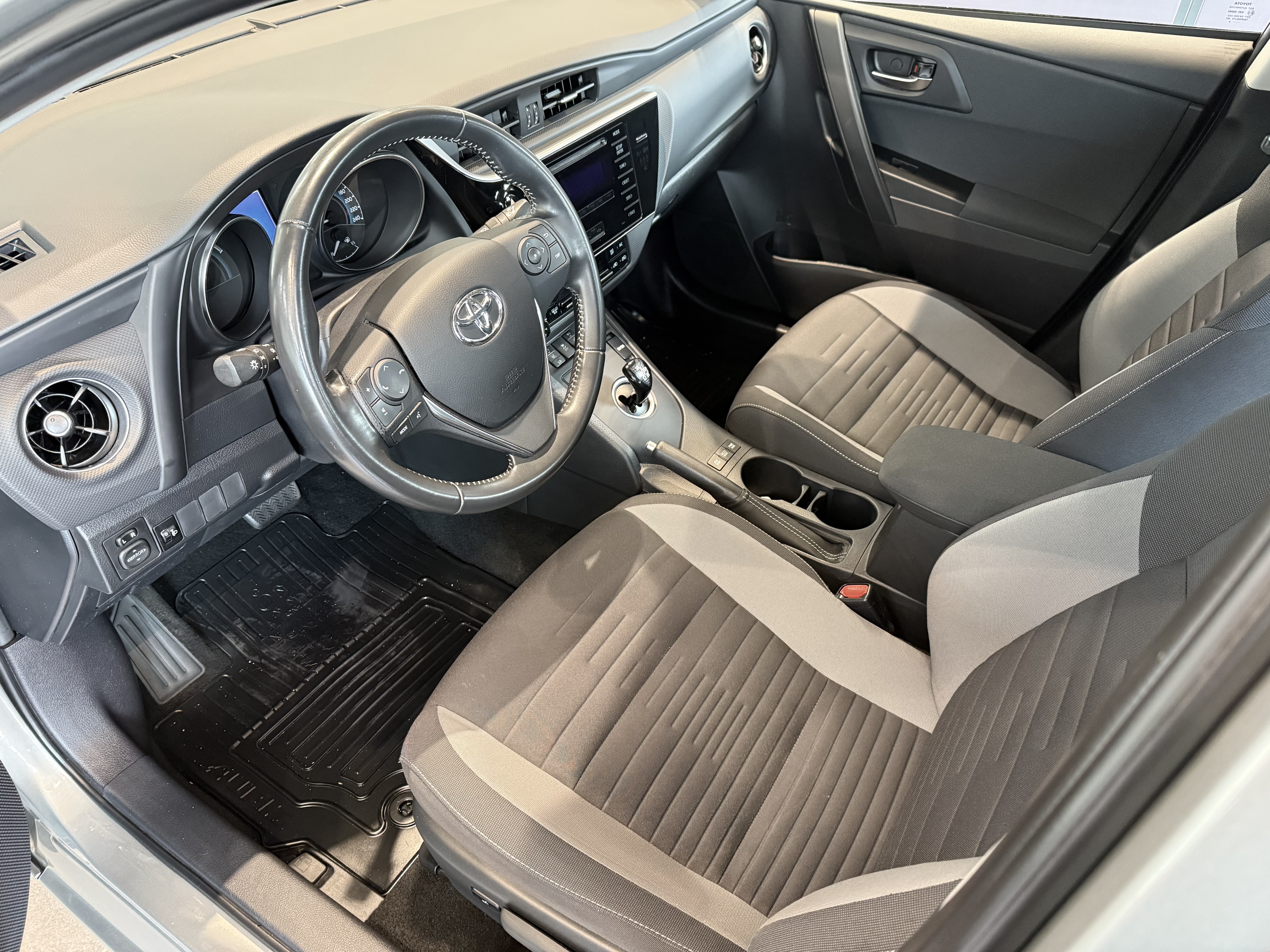 TOYOTA Auris 2018