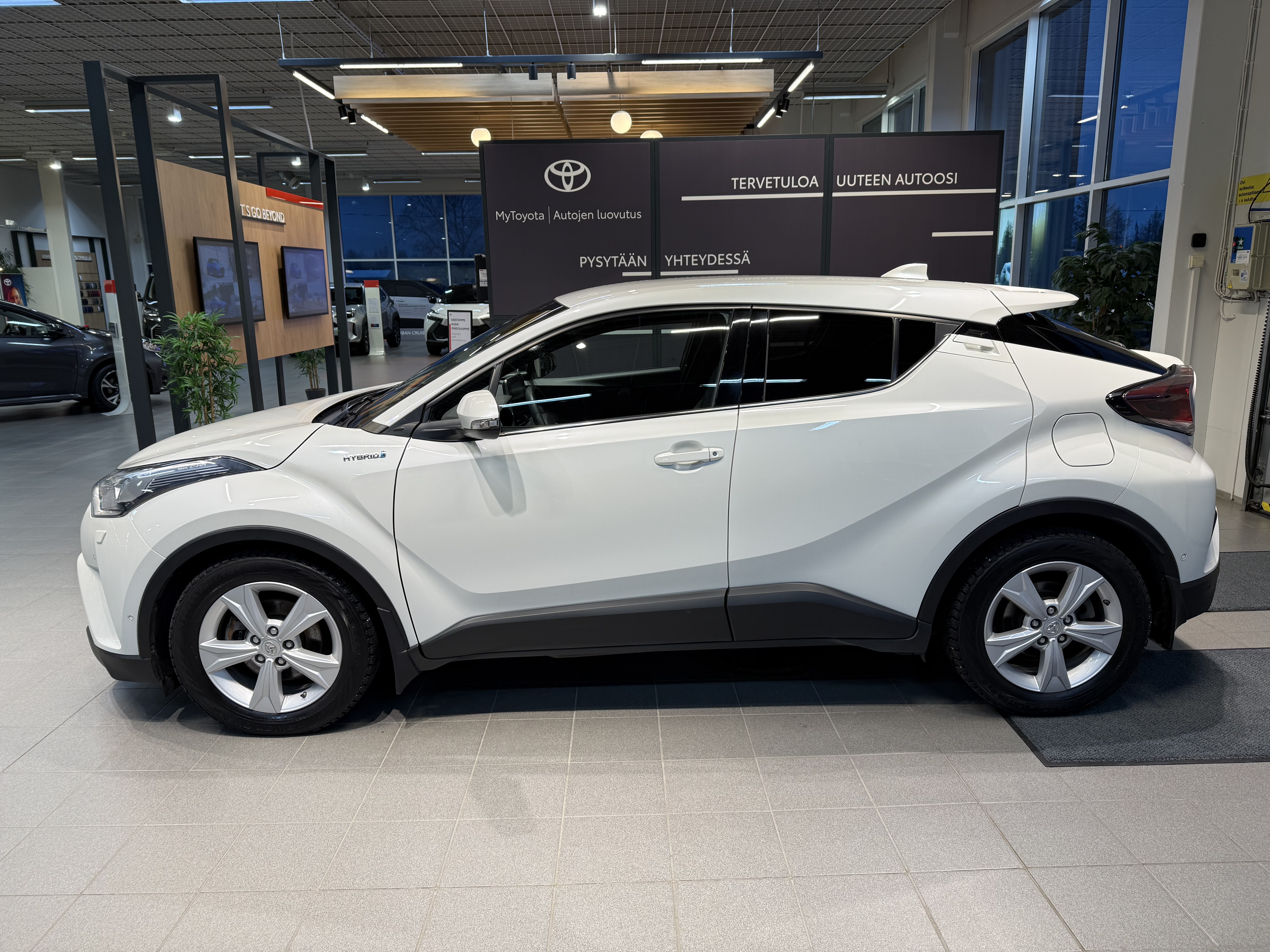 TOYOTA C-HR 2018