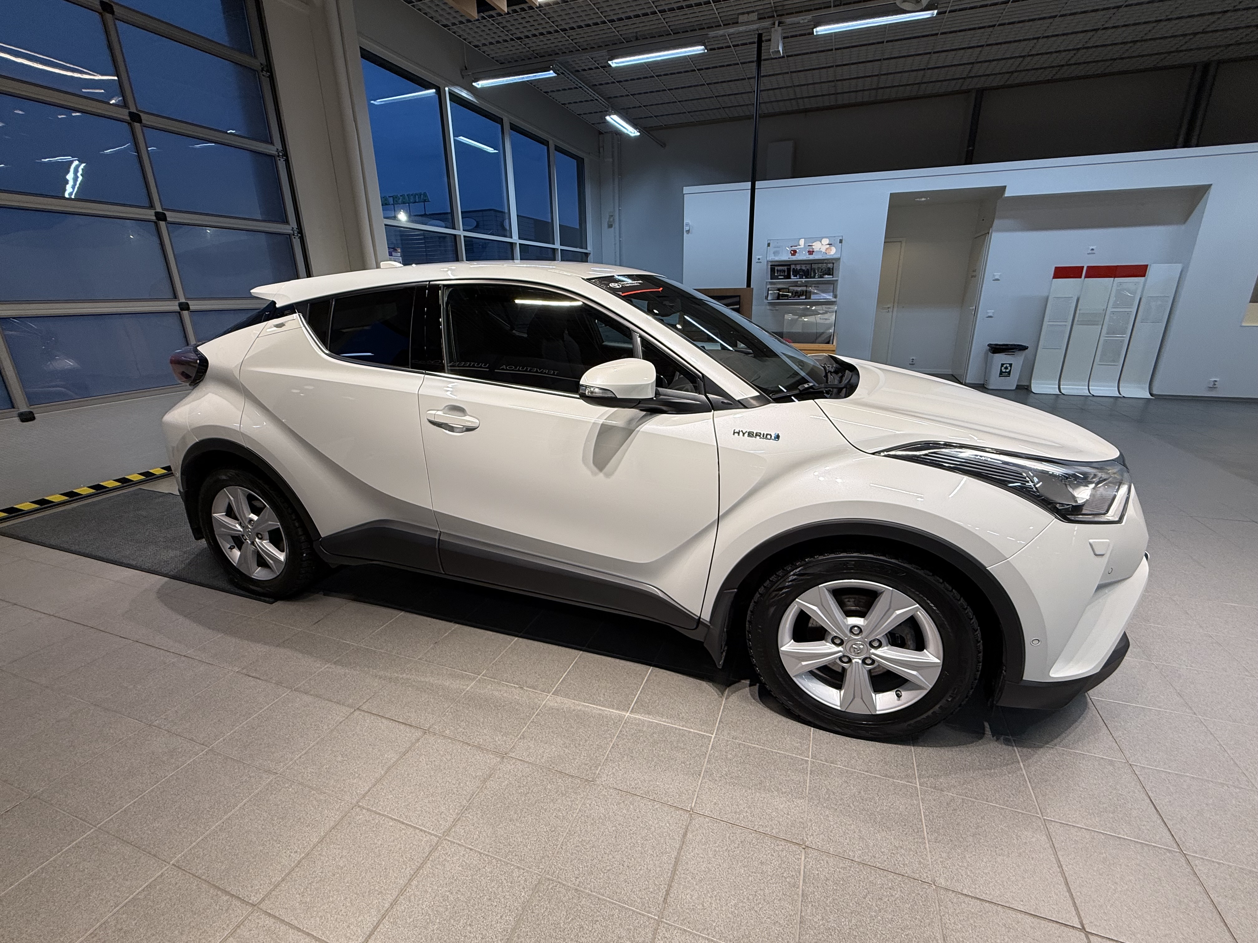 TOYOTA C-HR 2018