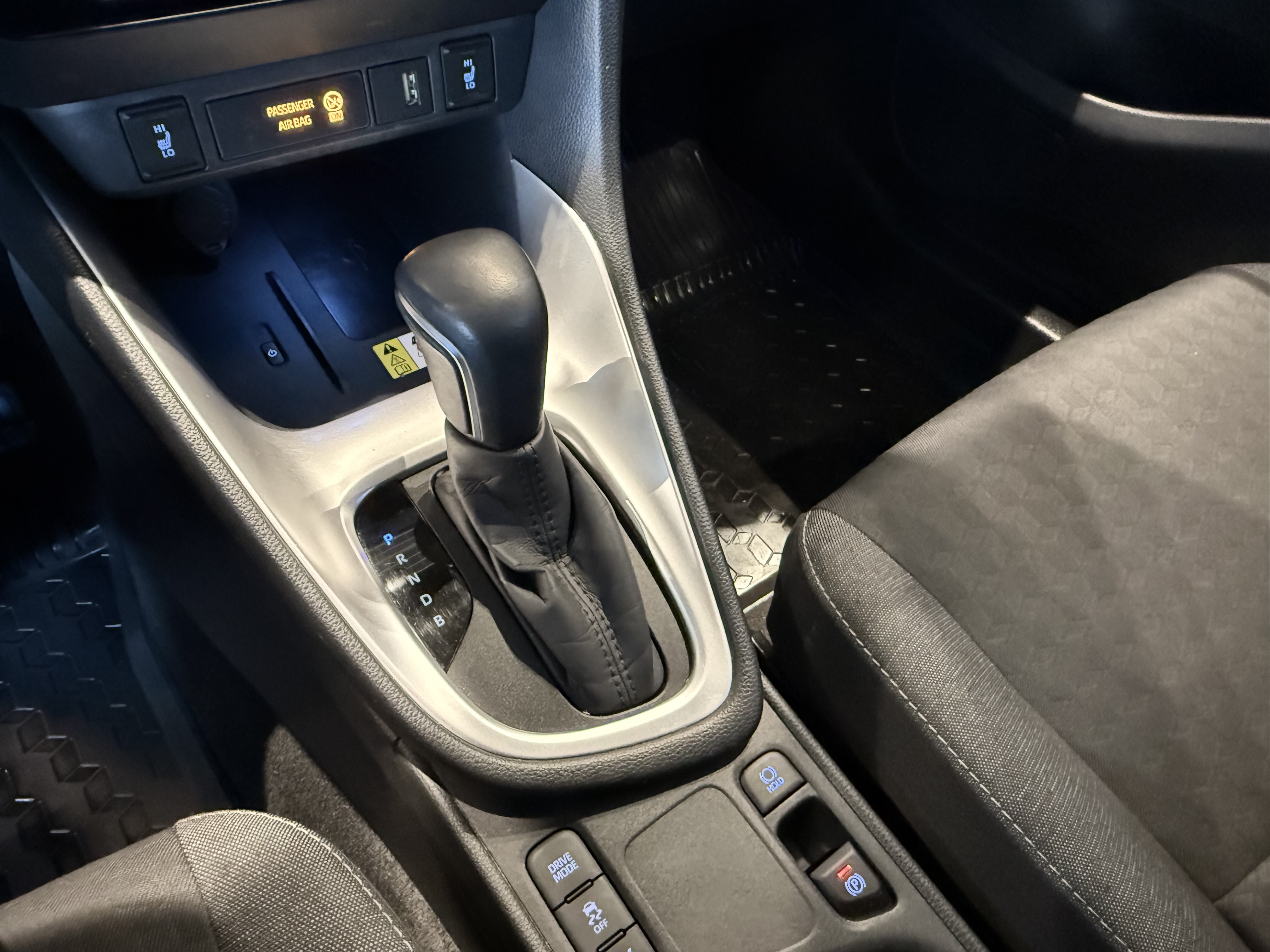 TOYOTA YARIS 2021