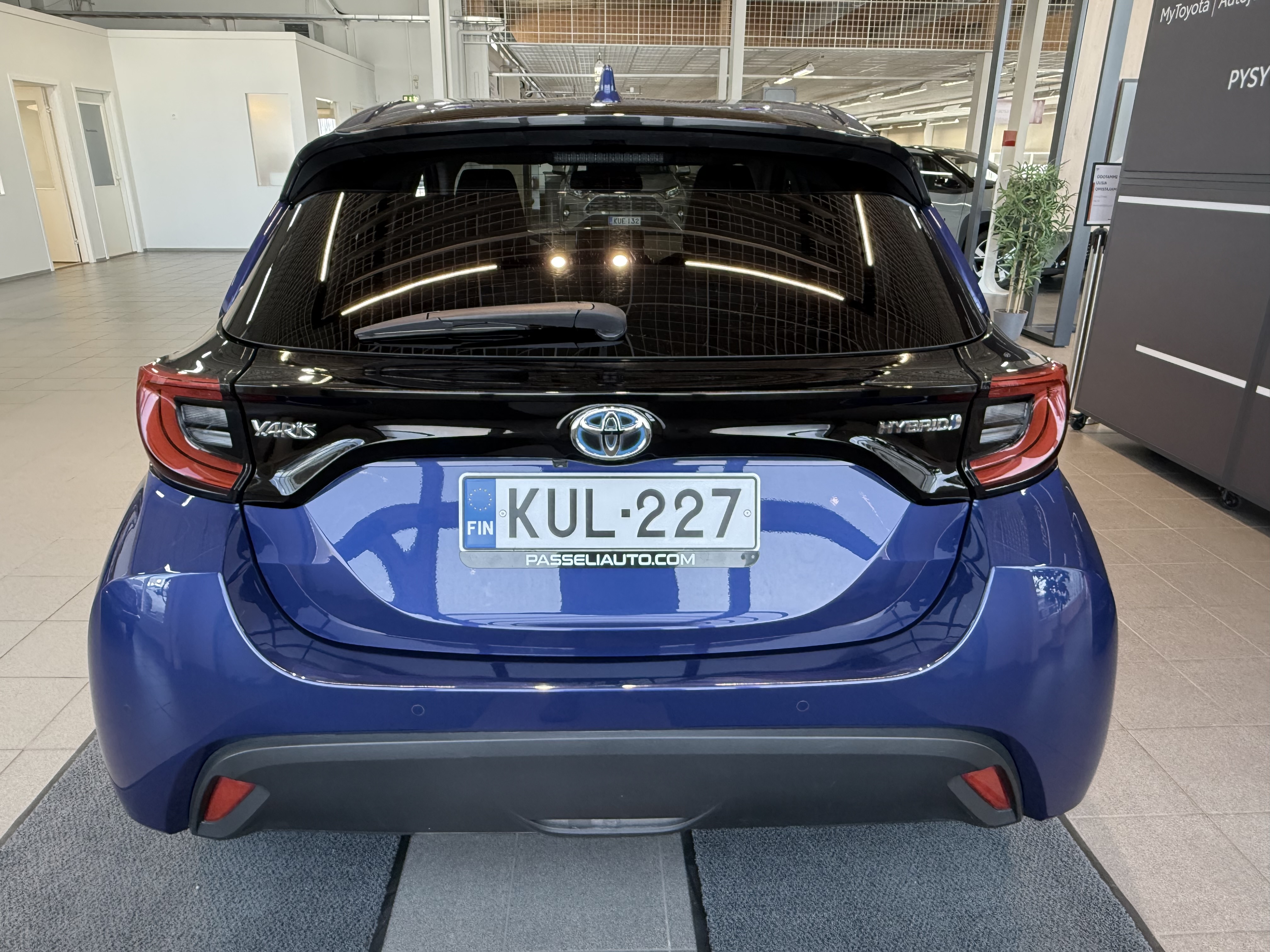 TOYOTA YARIS 2021