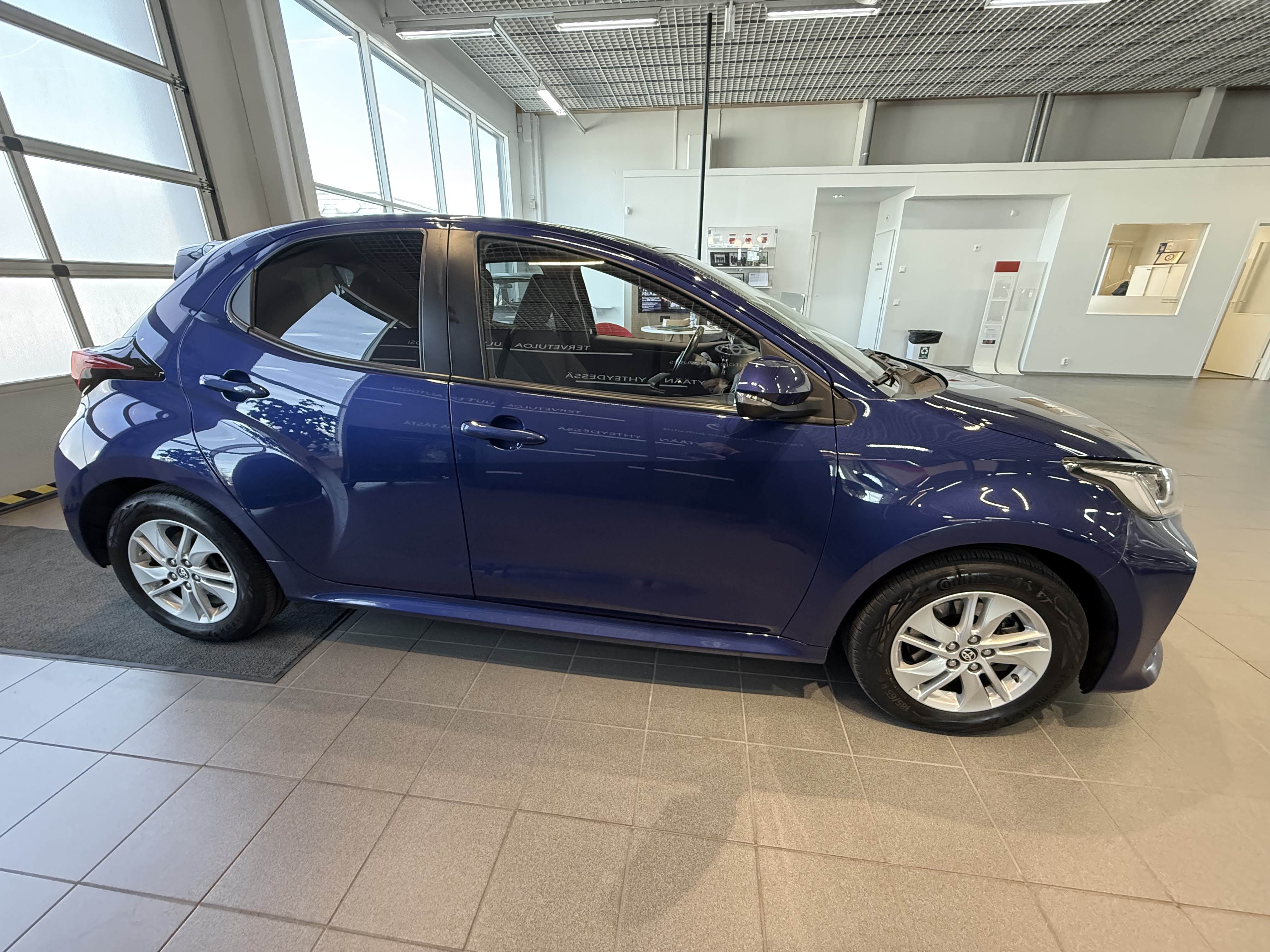 TOYOTA YARIS 2021