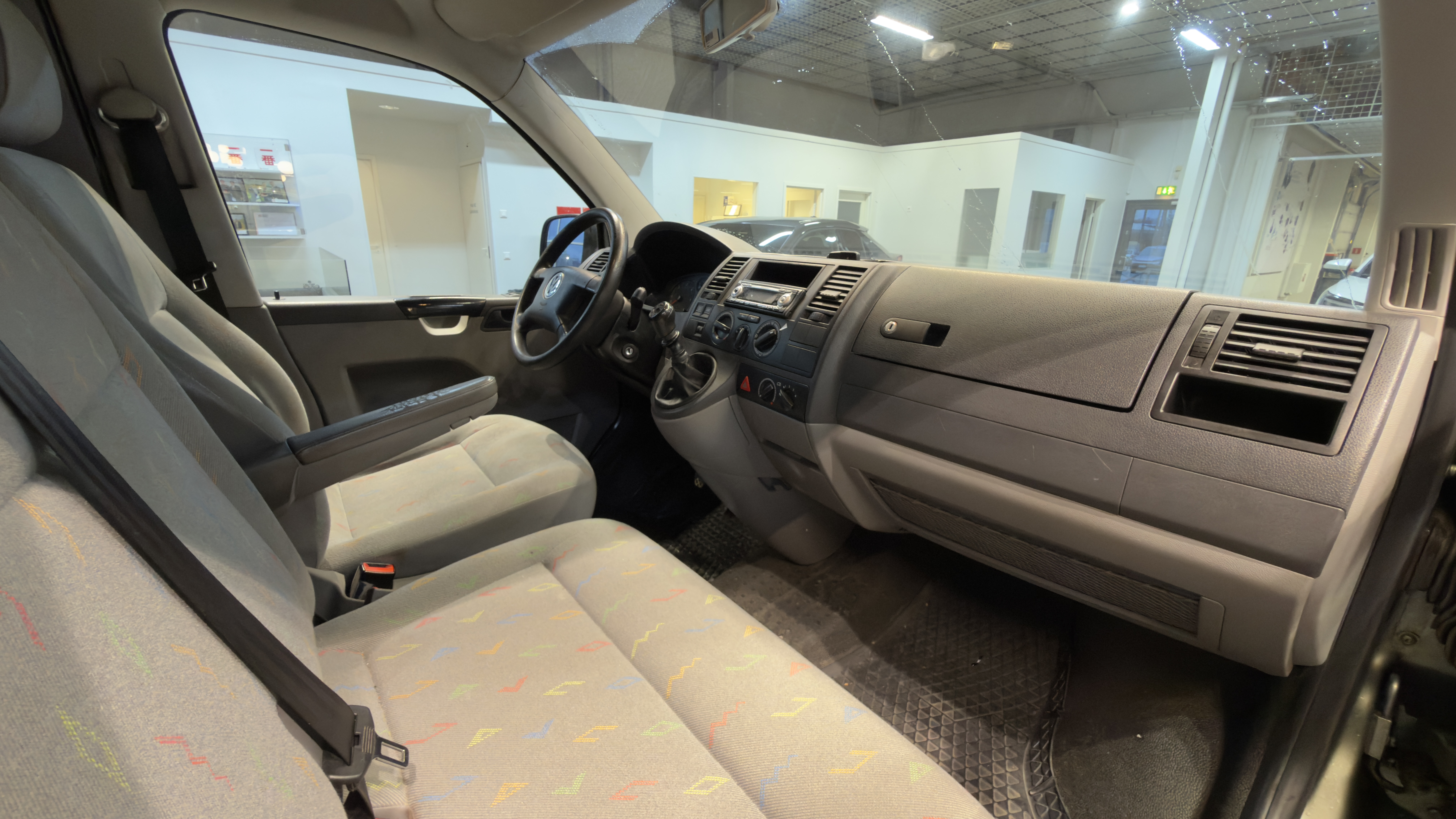 VOLKSWAGEN TRANSPORTER 2005