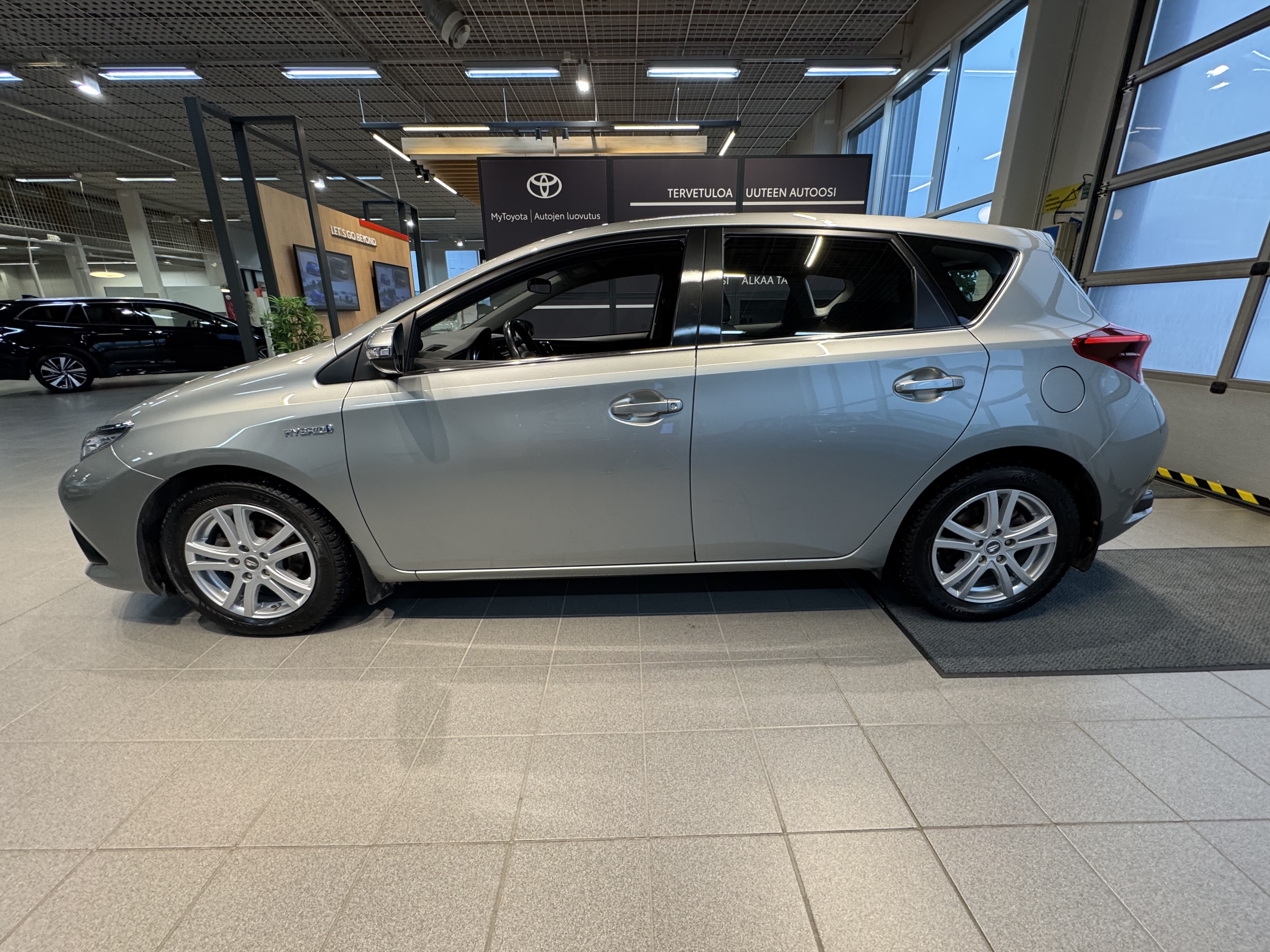 TOYOTA Auris 2017