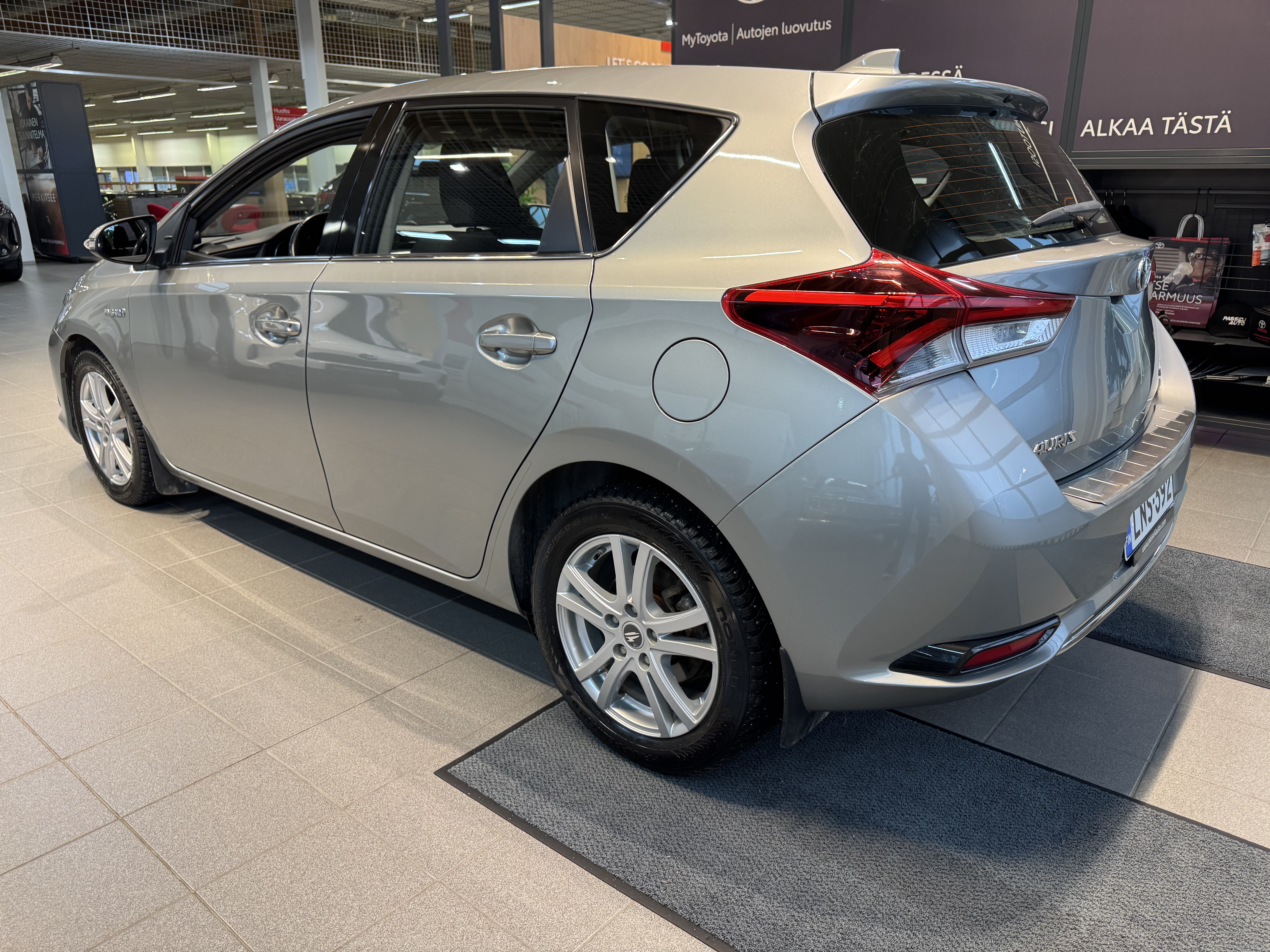 TOYOTA Auris 2017