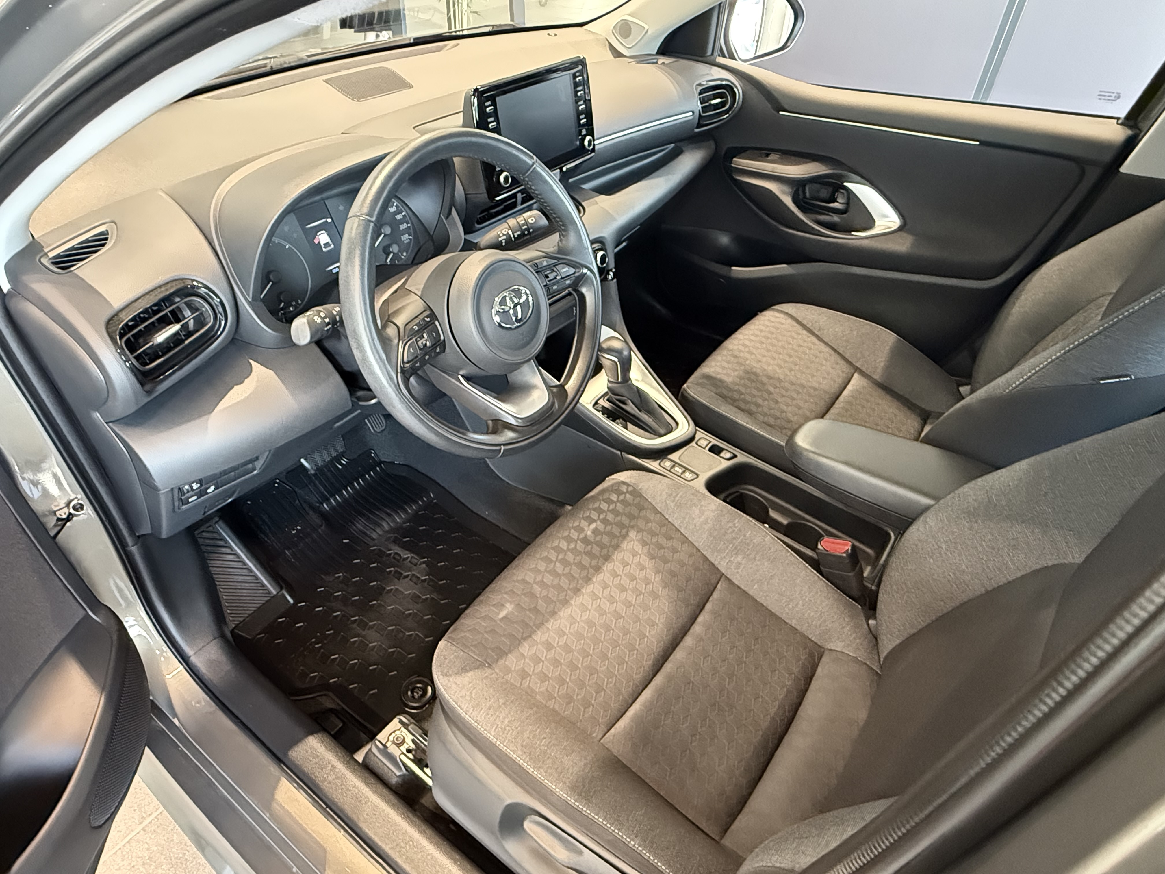 TOYOTA YARIS 2022