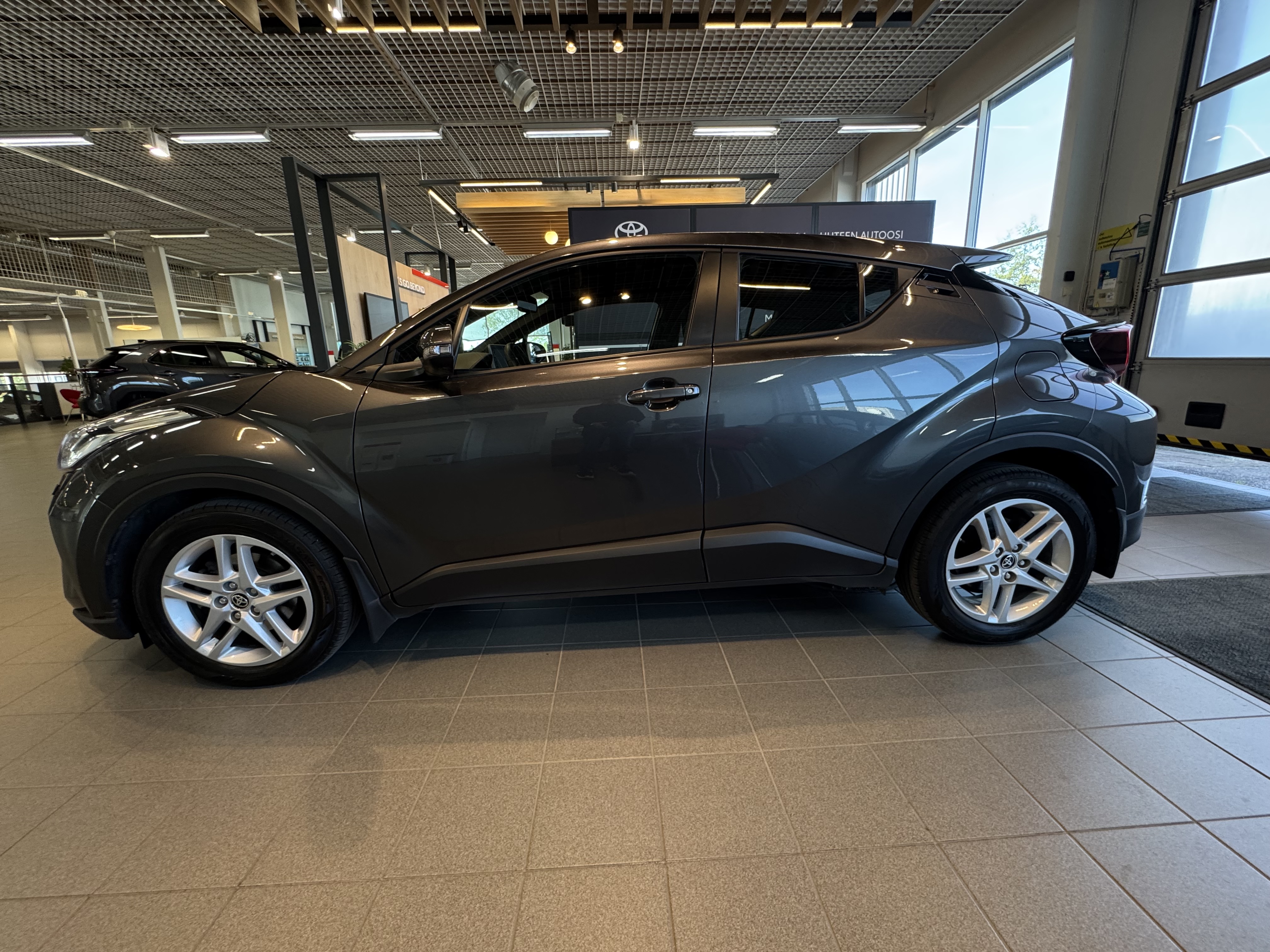 TOYOTA C-HR 2023