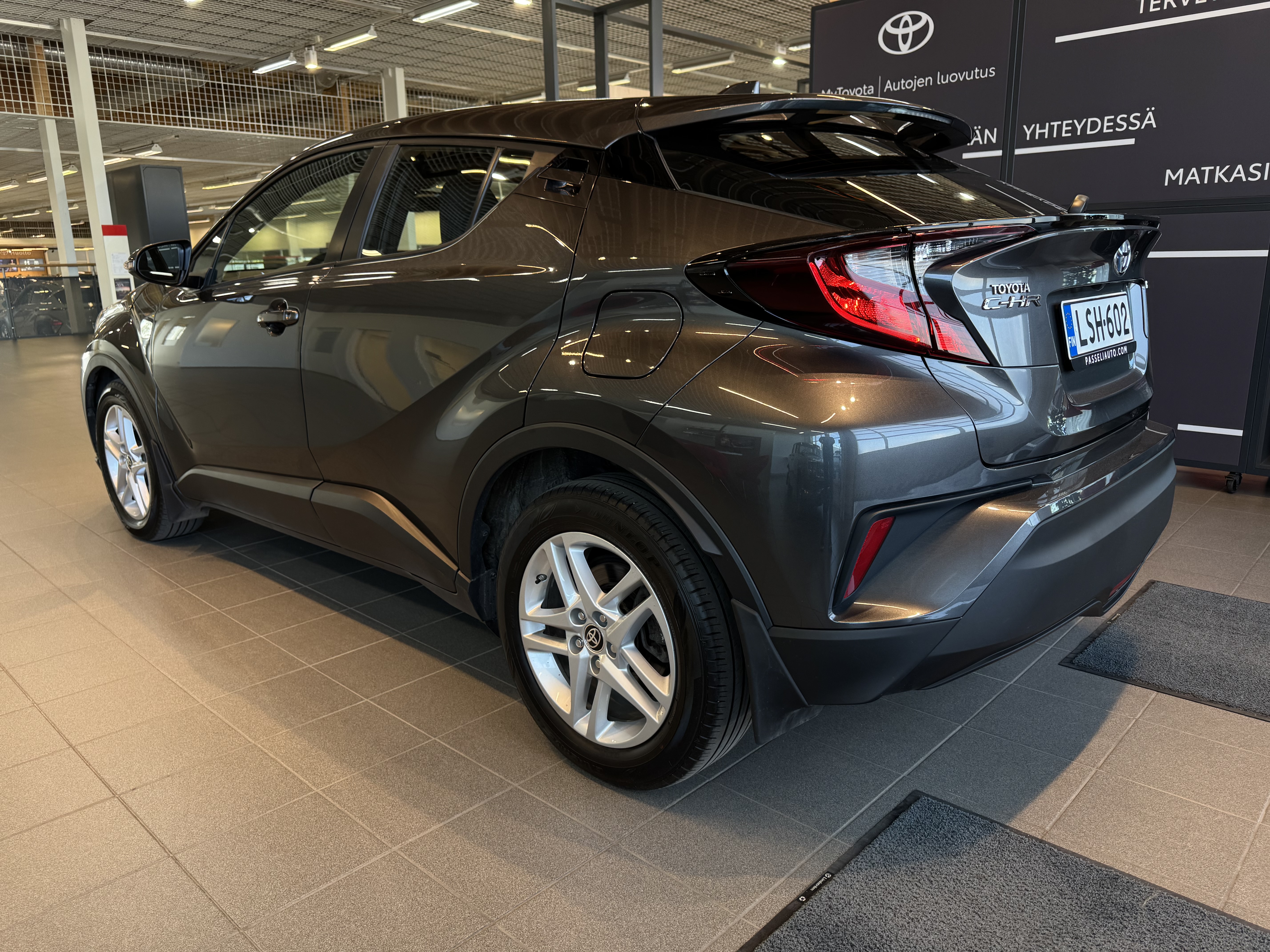TOYOTA C-HR 2023
