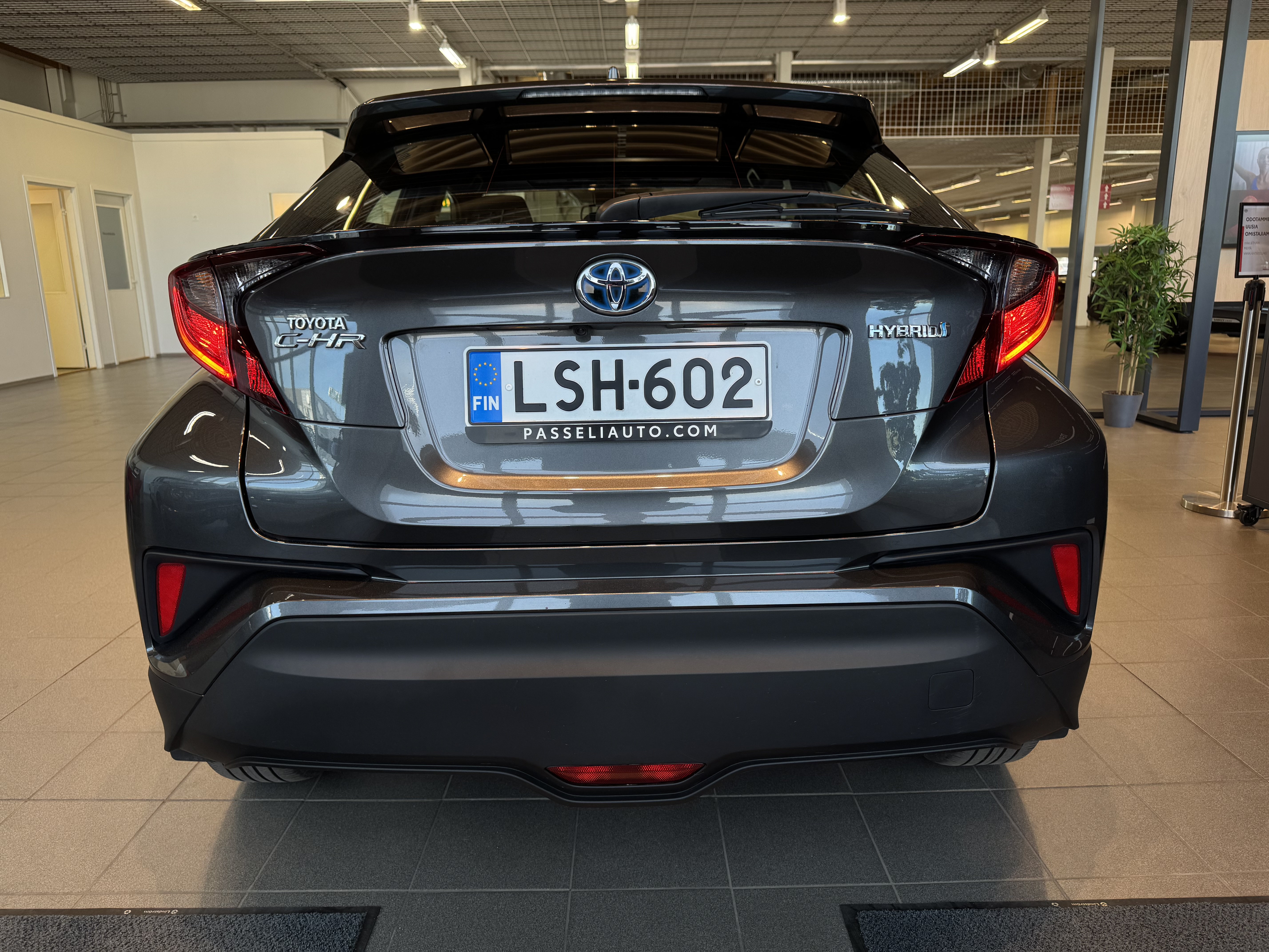 TOYOTA C-HR 2023