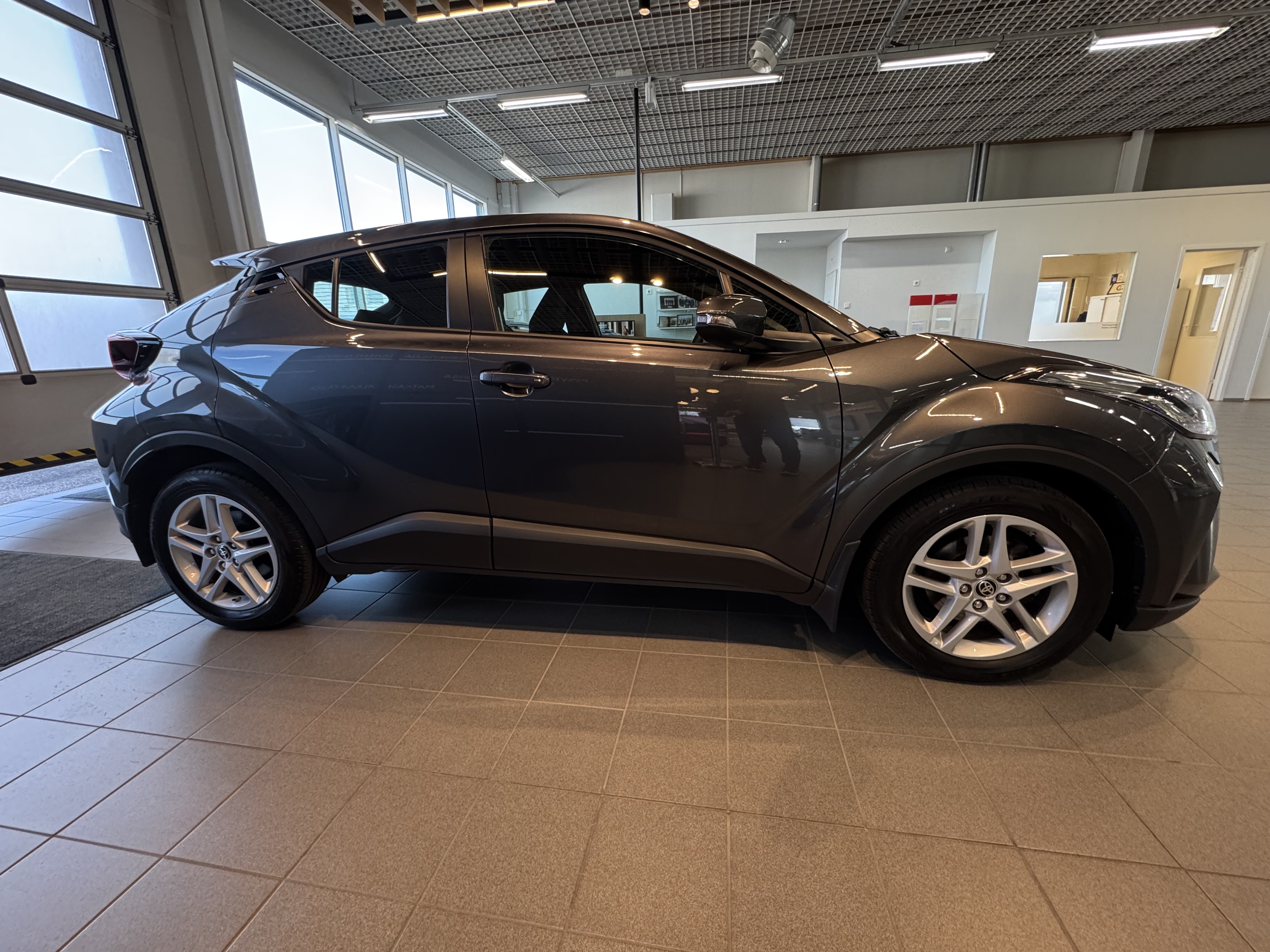 TOYOTA C-HR 2023