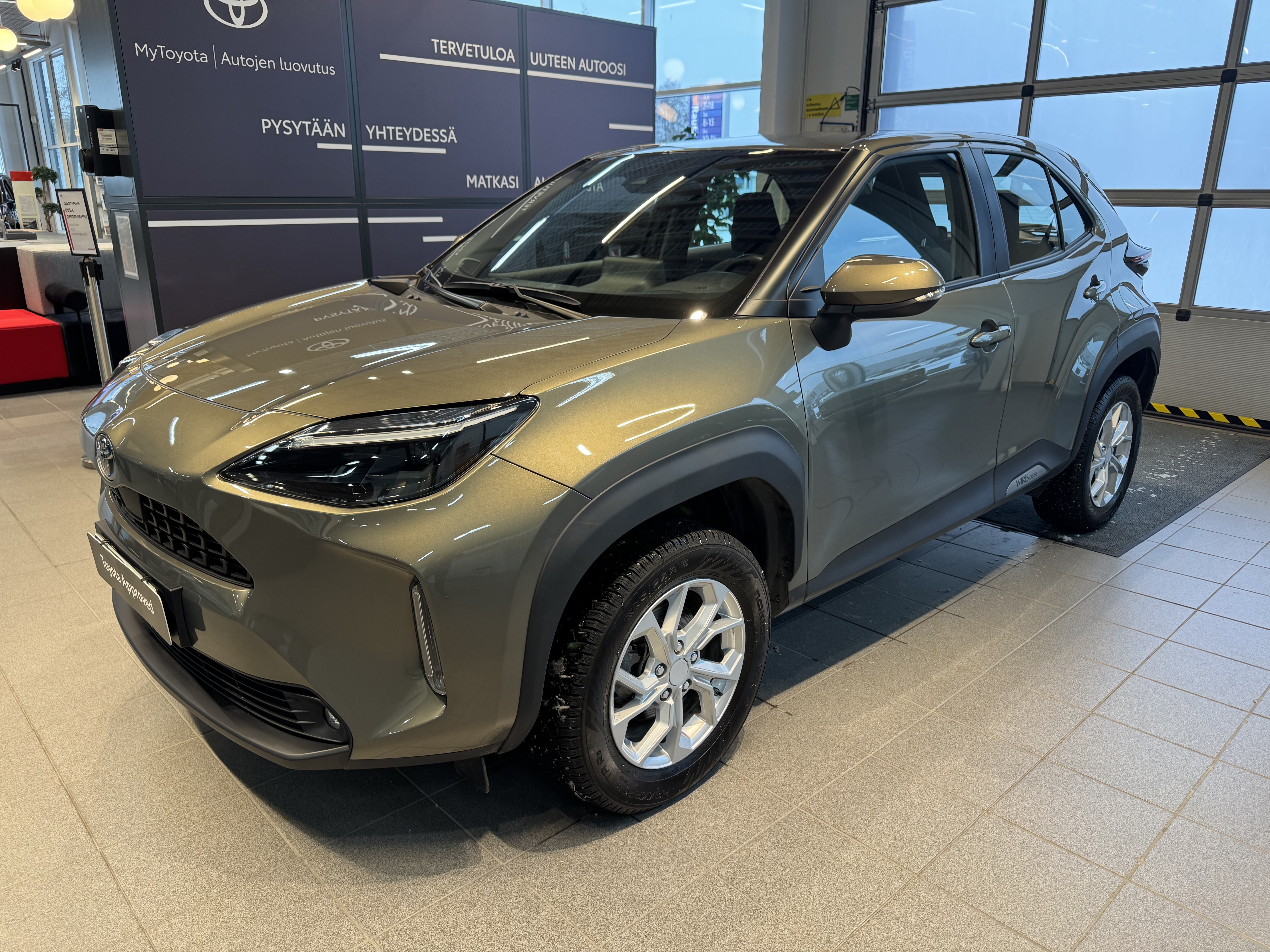 TOYOTA Yaris Cross 2024