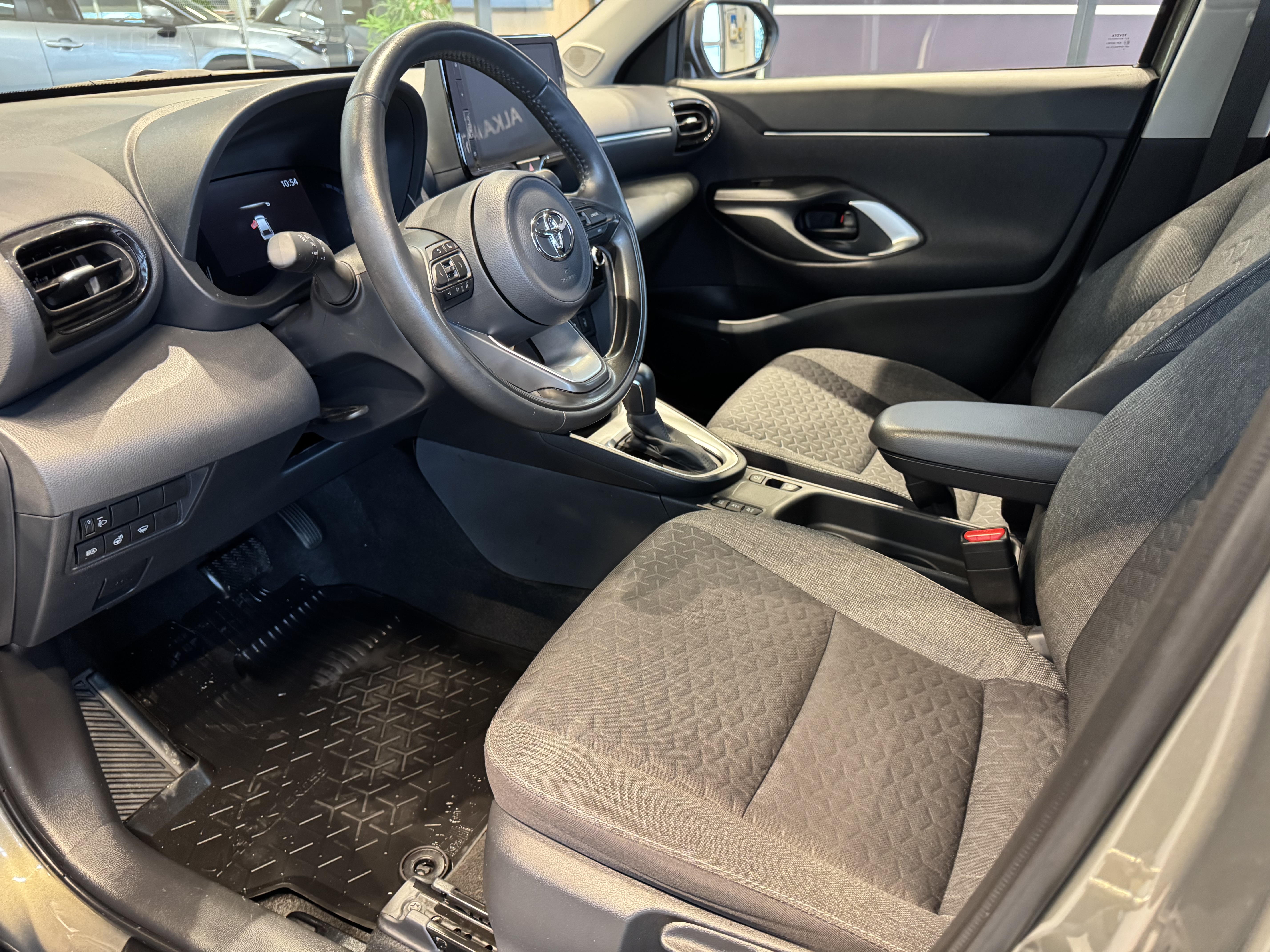 TOYOTA Yaris Cross 2024