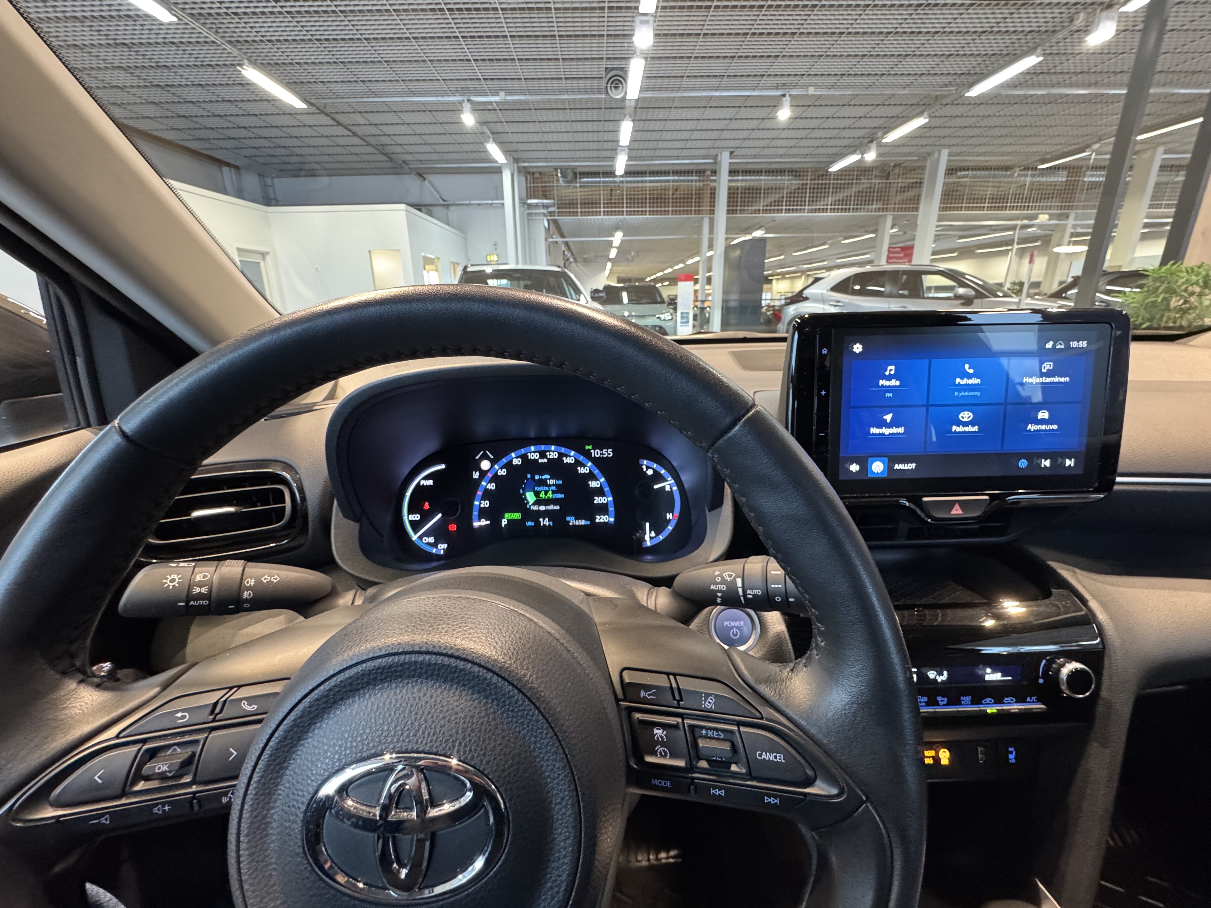 TOYOTA Yaris Cross 2024